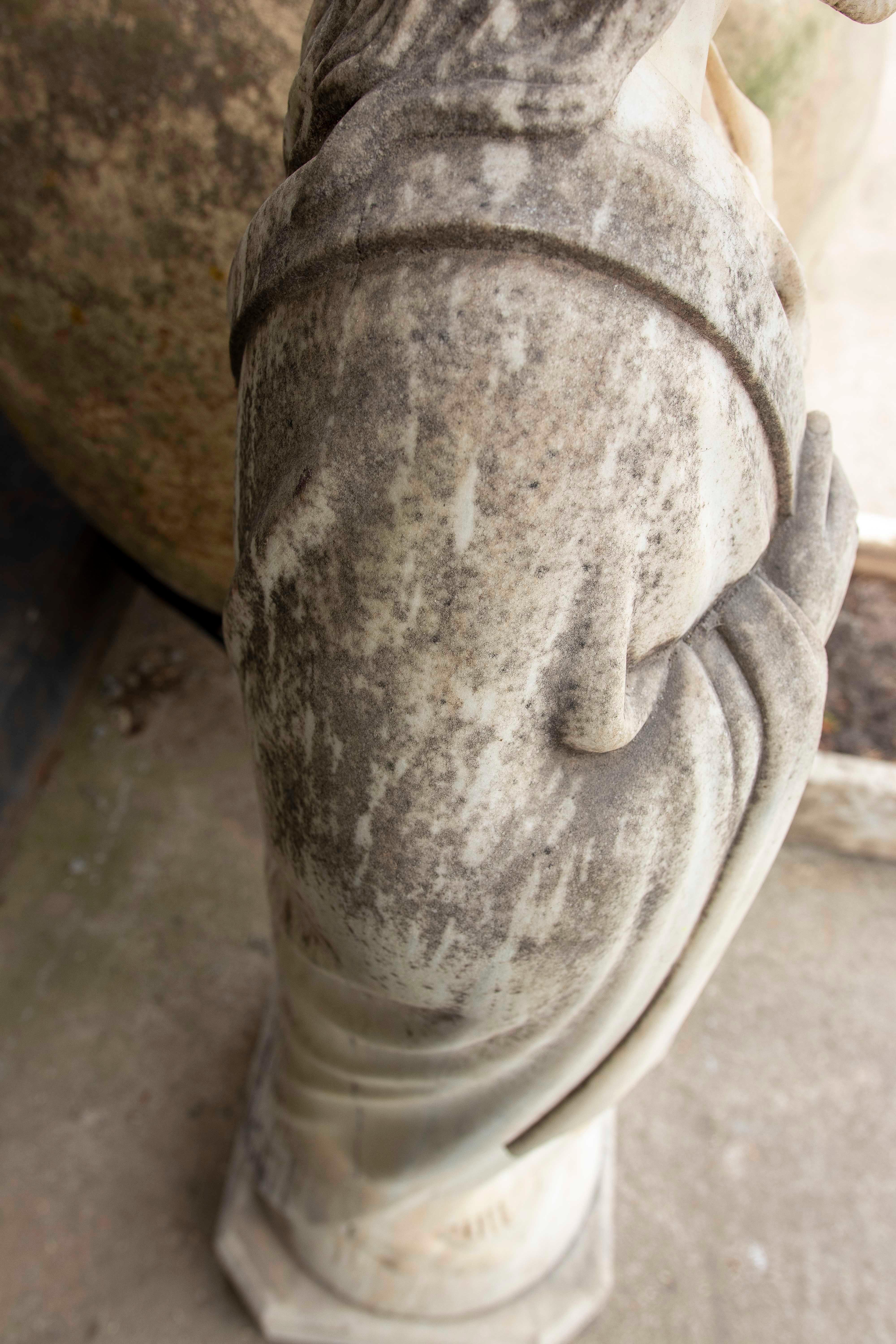 Scultura in marmo scolpita a mano degli anni '40 raffigurante Gesù Cristo del Sacro Cuore in vendita 8