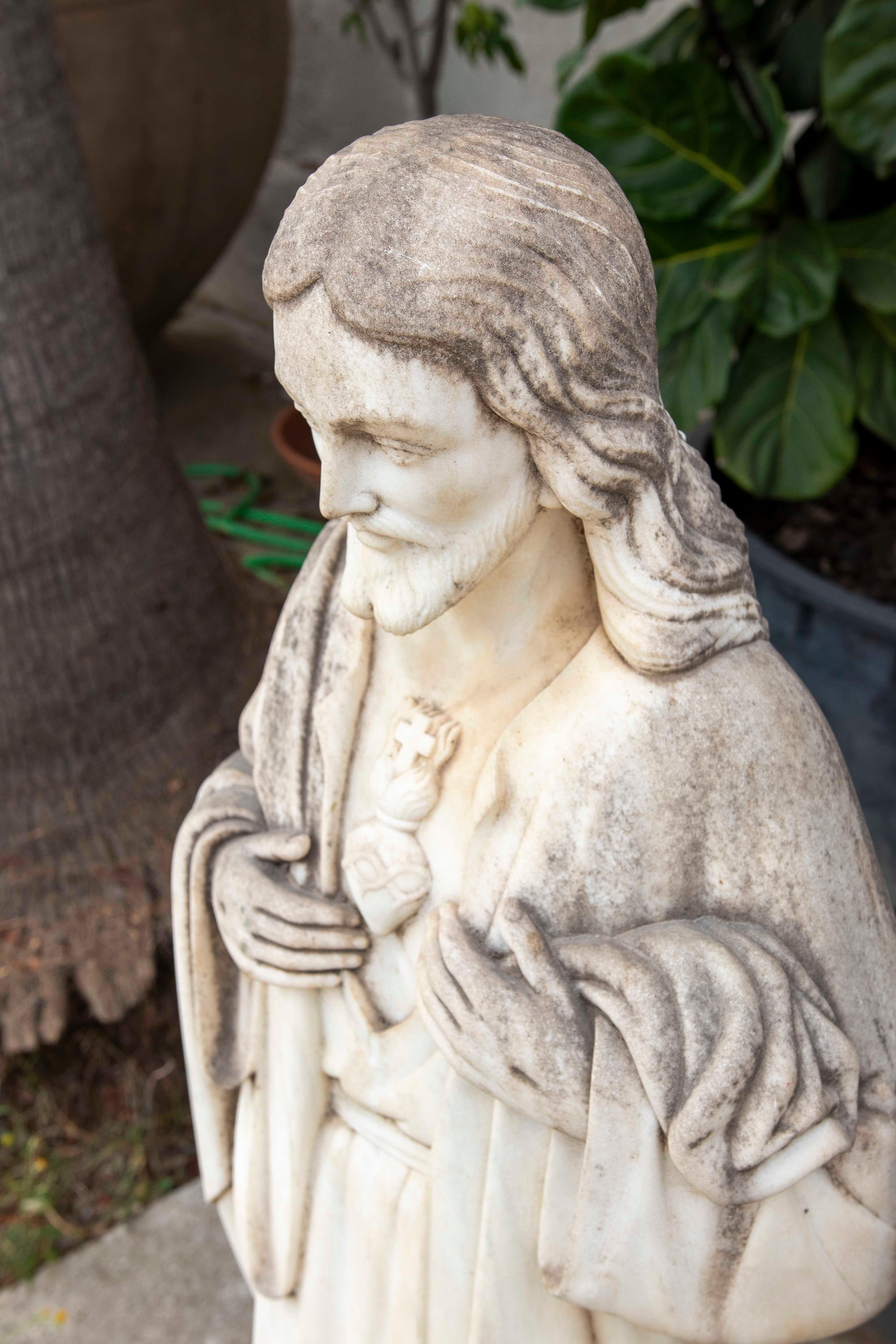 Scultura in marmo scolpita a mano degli anni '40 raffigurante Gesù Cristo del Sacro Cuore in vendita 11