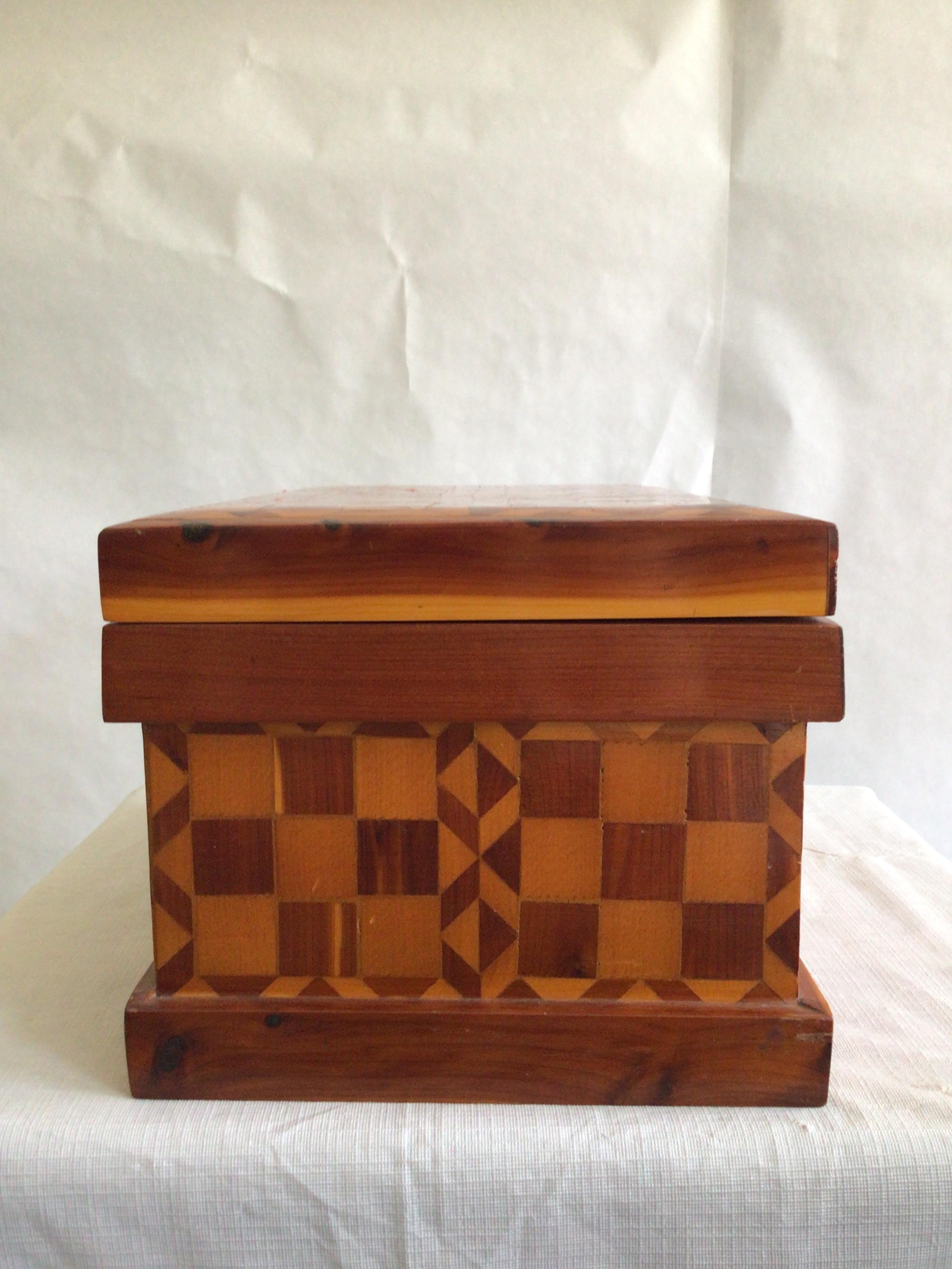 1940s Handmade Folk Art Checkered Inlayed Box In Good Condition For Sale In Tarrytown, NY
