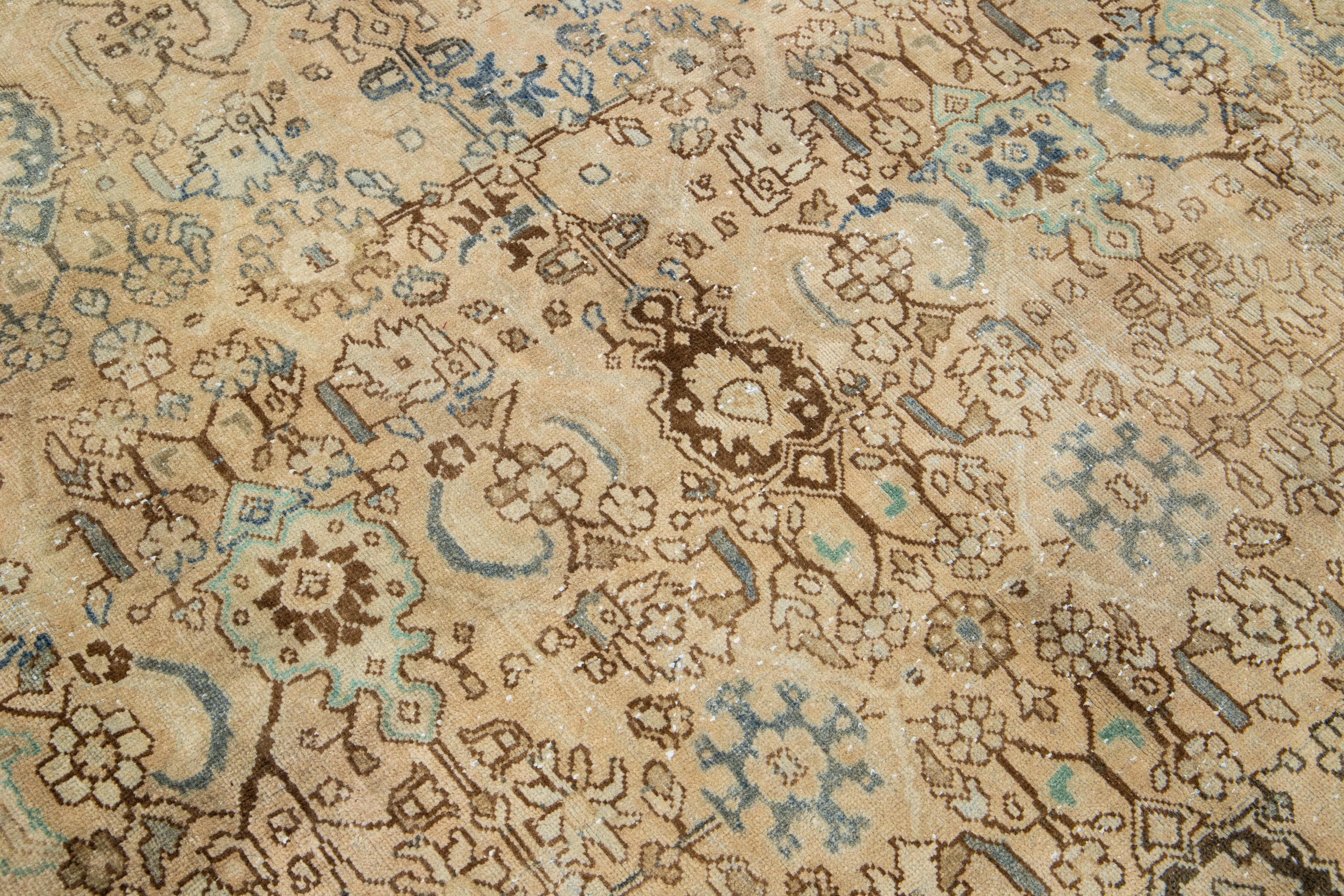 1940s Handmade Persian Mahal Wool Rug With Allover Floral Motif For Sale 1