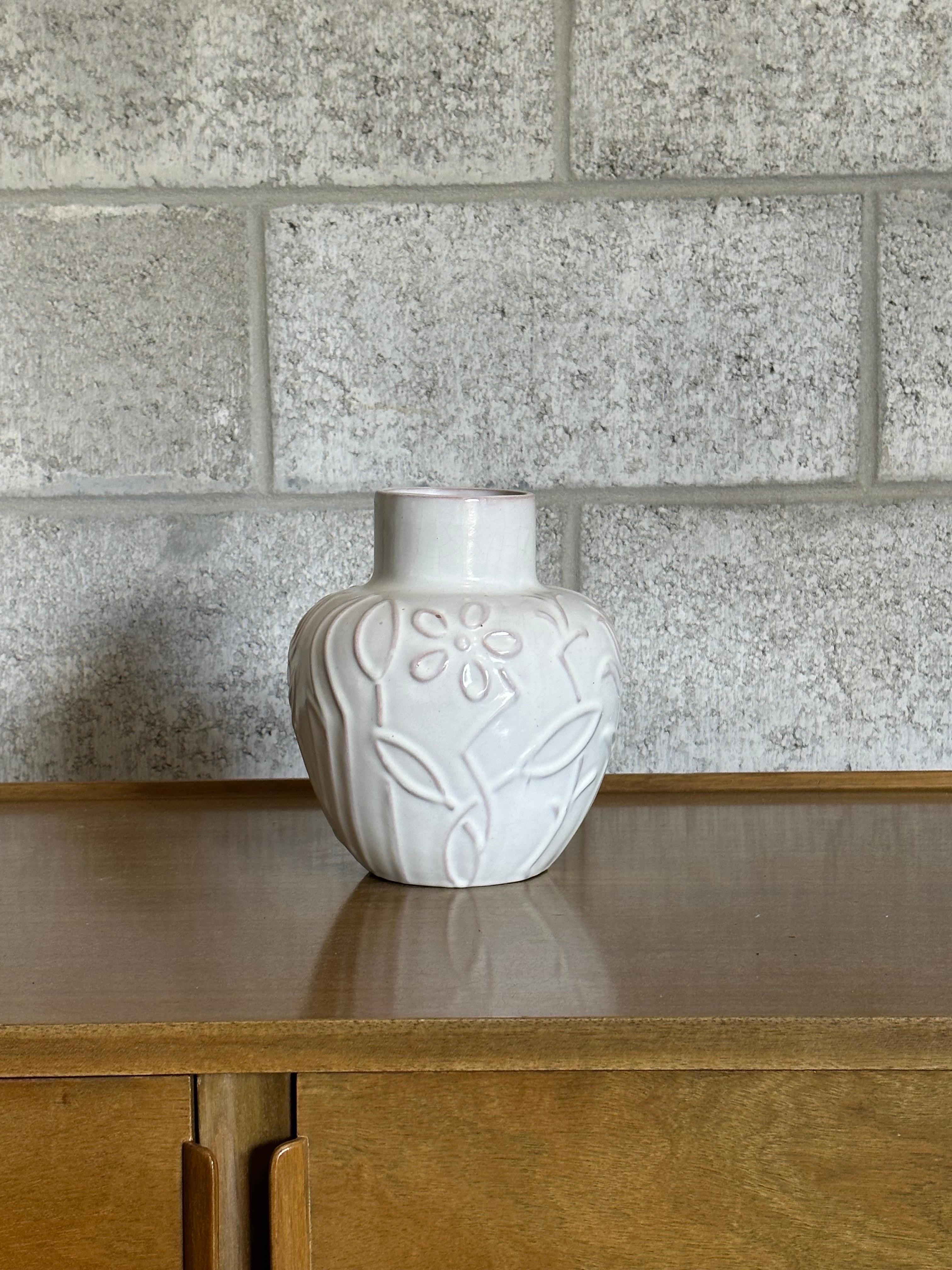 Mid-Century moderno Vaso Harald Östergren del 1940 per Upsala Ekeby, Svezia in vendita