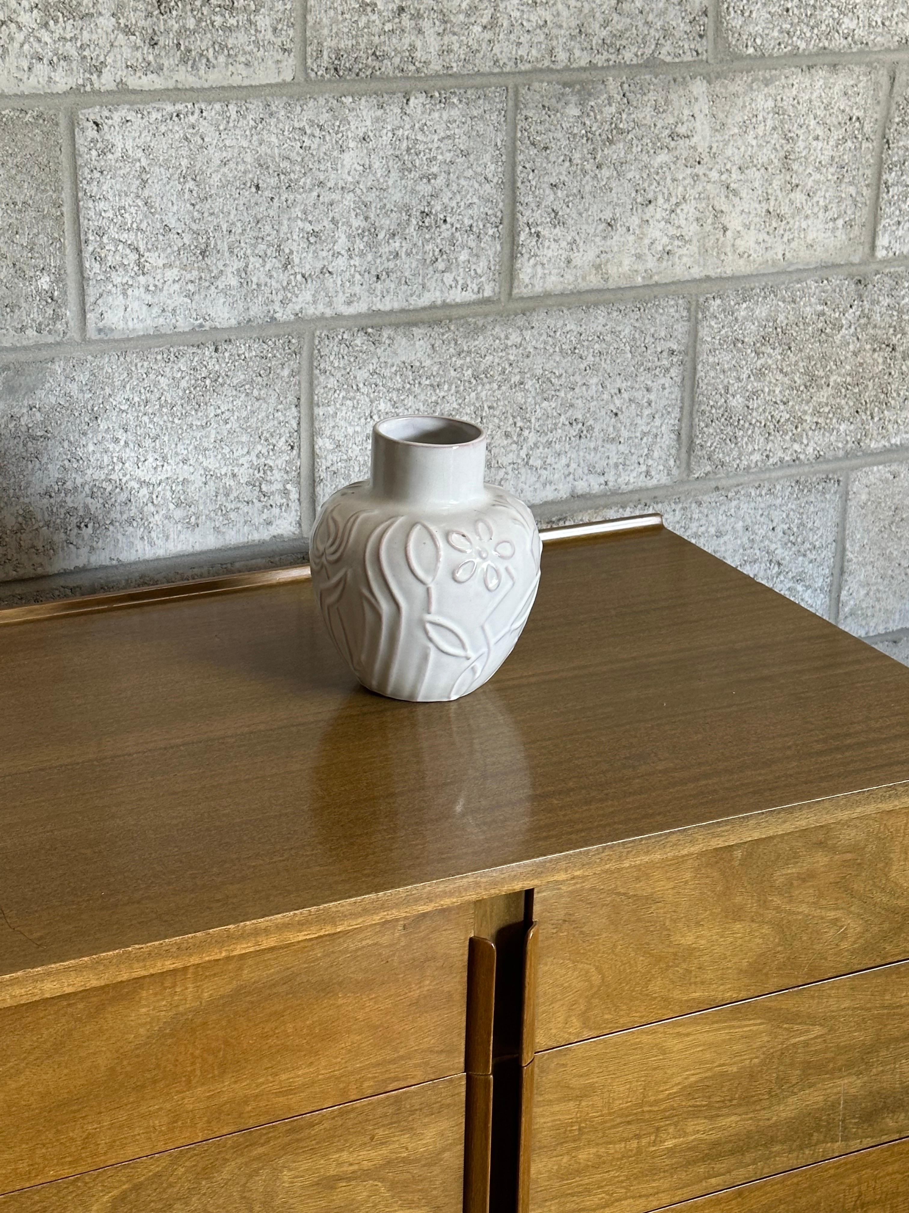 Svedese Vaso Harald Östergren del 1940 per Upsala Ekeby, Svezia in vendita