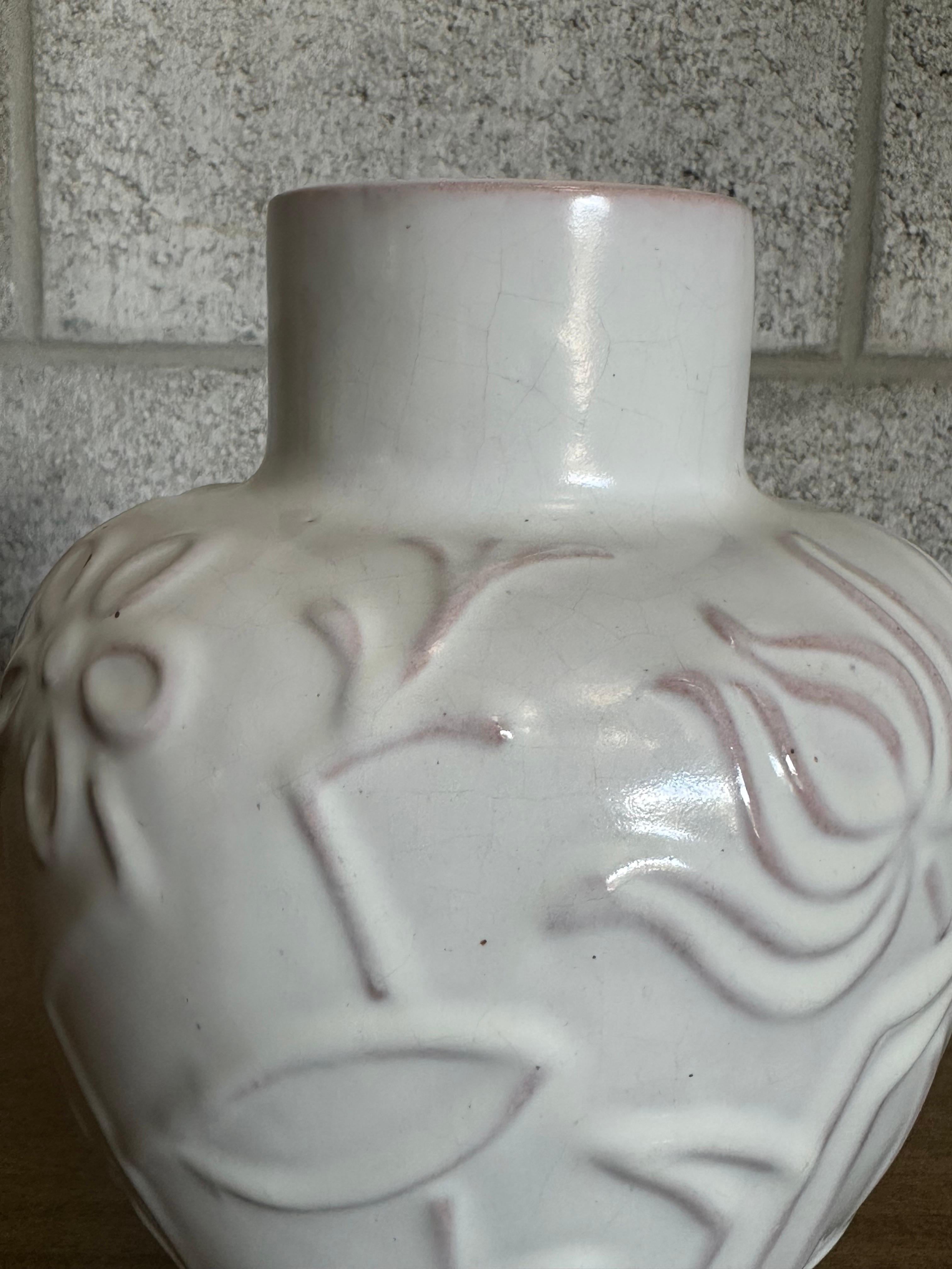 Vaso Harald Östergren del 1940 per Upsala Ekeby, Svezia In condizioni buone in vendita a St.Petersburg, FL
