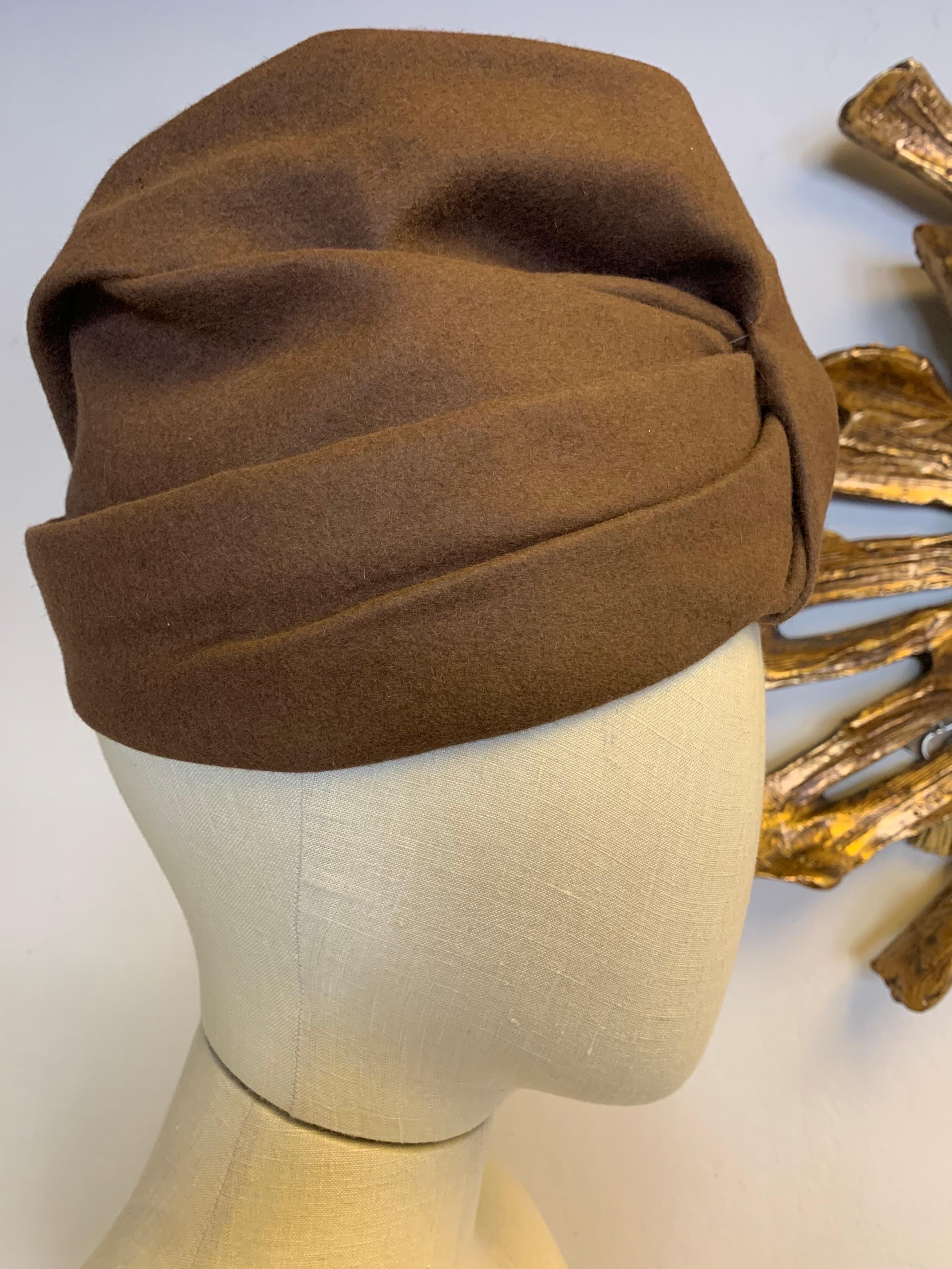 Gray 1940s Hattie Carnegie Fine Chestnut Felt Turban Hat  For Sale