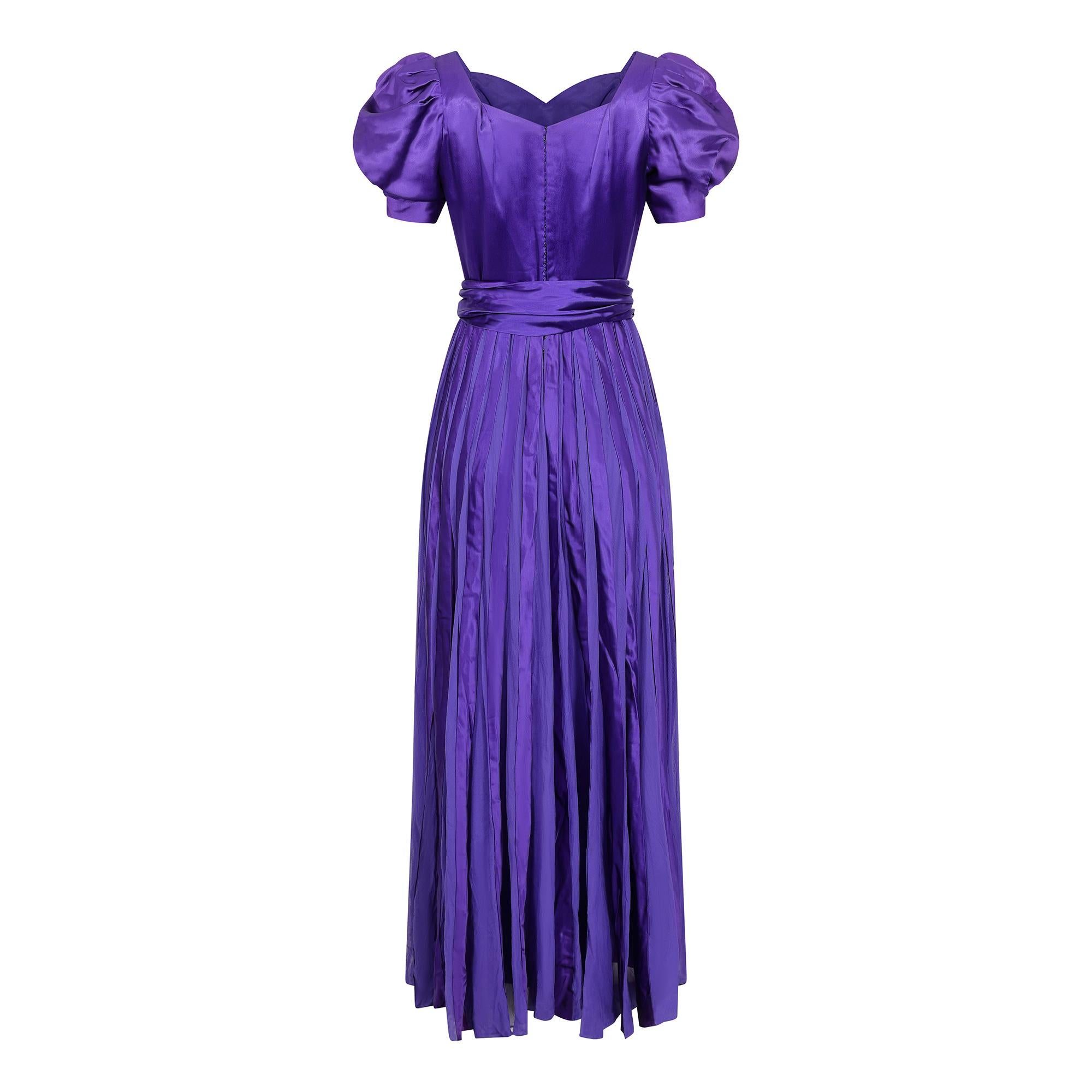 1940s Haute Couture Purple Satin Chiffon Dress In Excellent Condition For Sale In London, GB