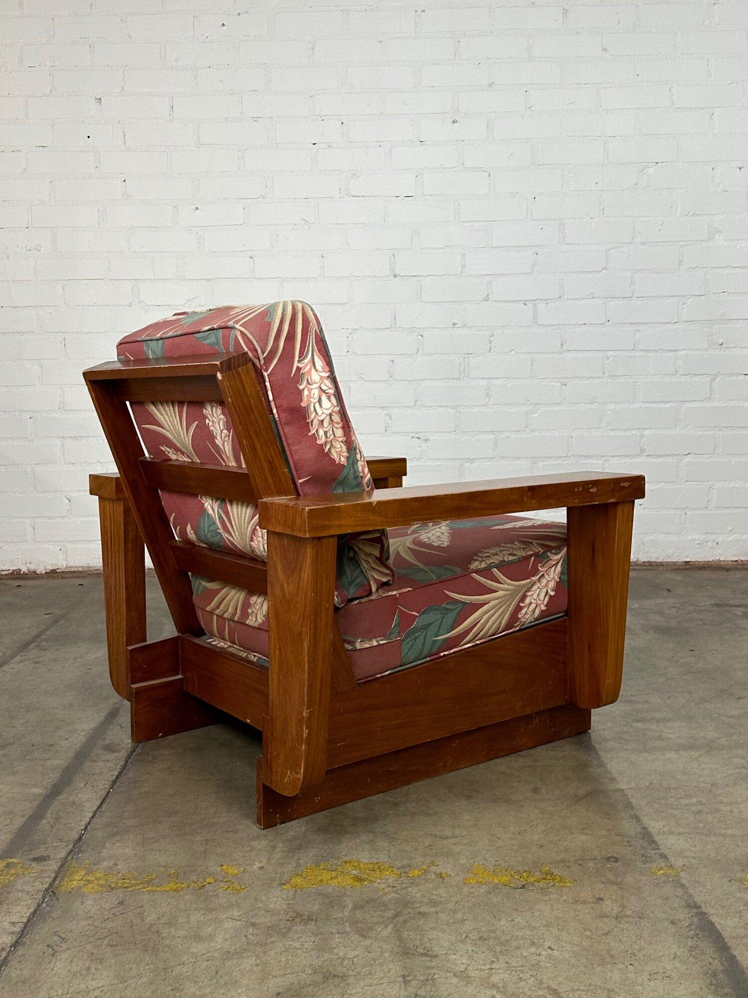 W33.5 D37 H30 SW22 SD22 SH17 AH21.5

Low profile lounge chair with a Hawaiian style fabric on the bouncy cushions made in solid teak wood with sculptural details. Perfect for indoor/outdoor use. The fabric and foam is in good as found vintage