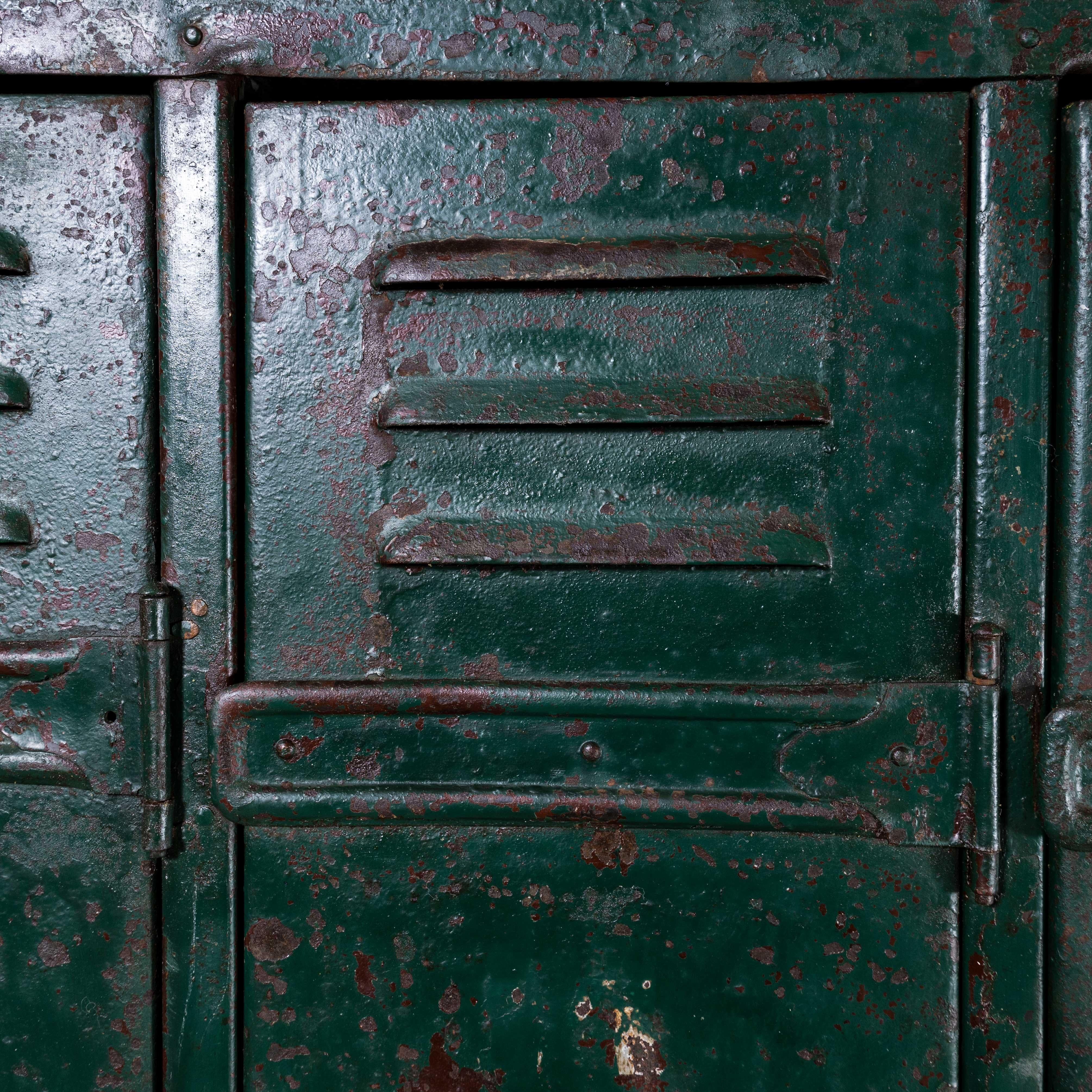 1940s Heavy Duty French Steel Industrial Locker, Four Door For Sale 7