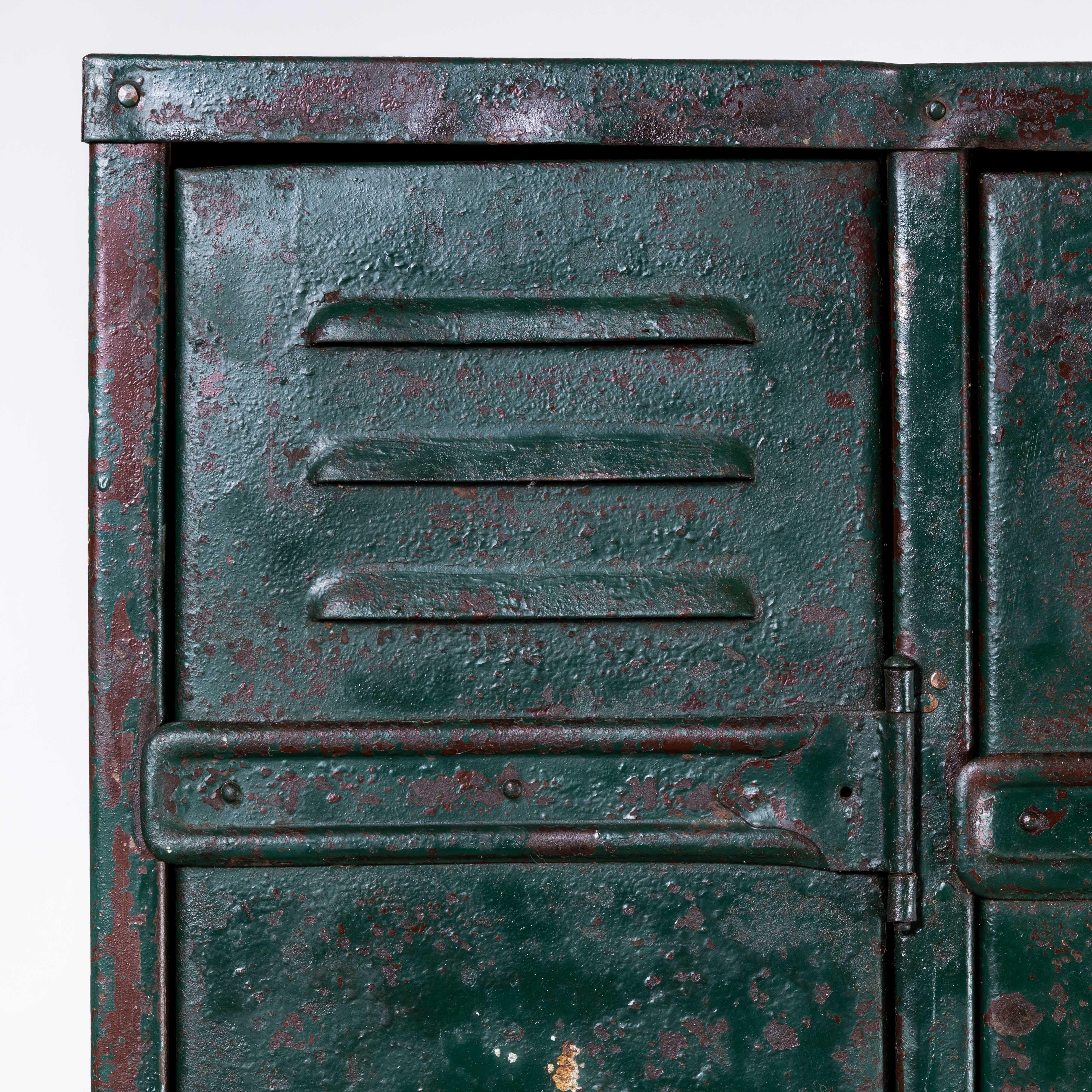 1940s Heavy Duty French Steel Industrial Locker, Four Door For Sale 4