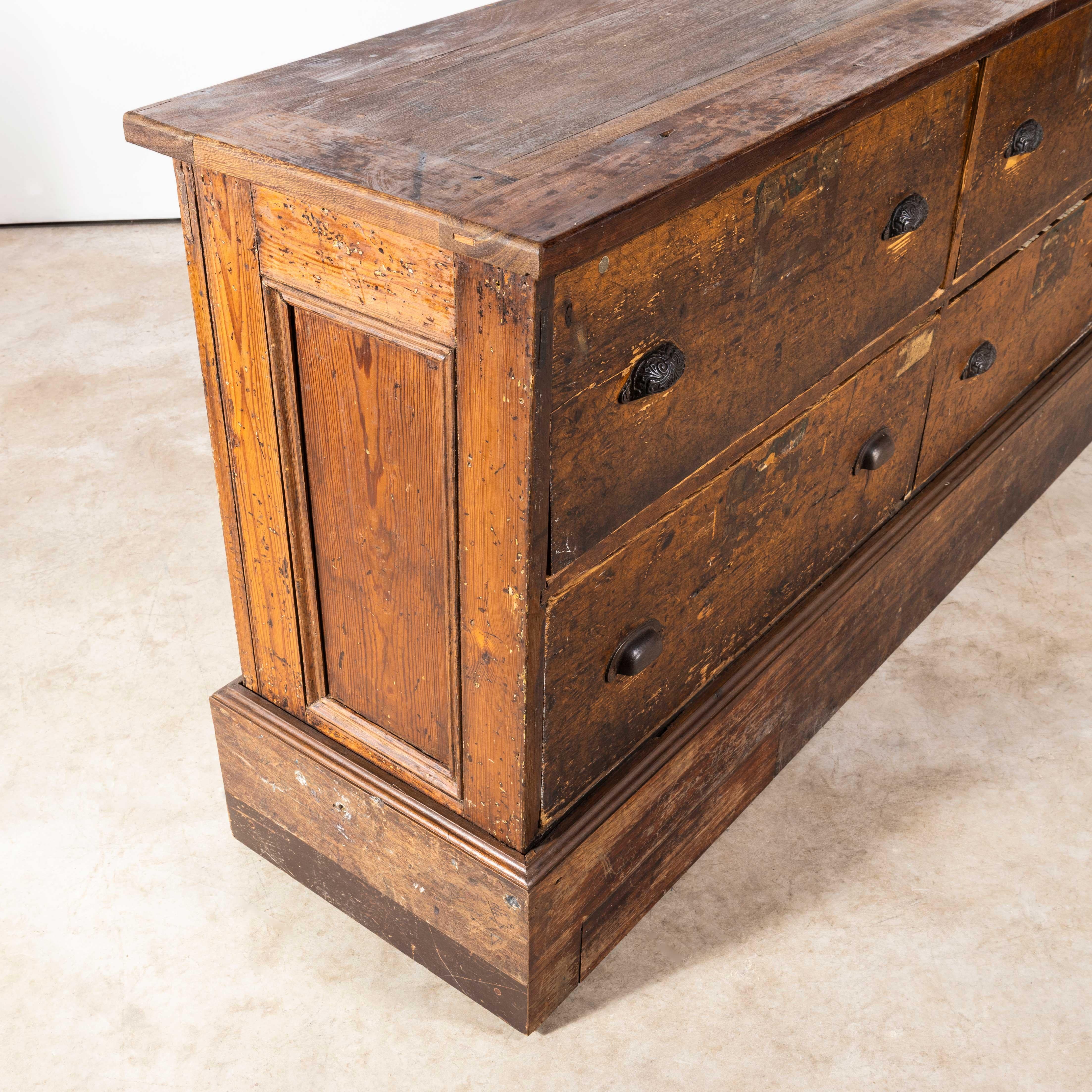 Pin Commode d'atelier en pin lourde d'origine des années 1940