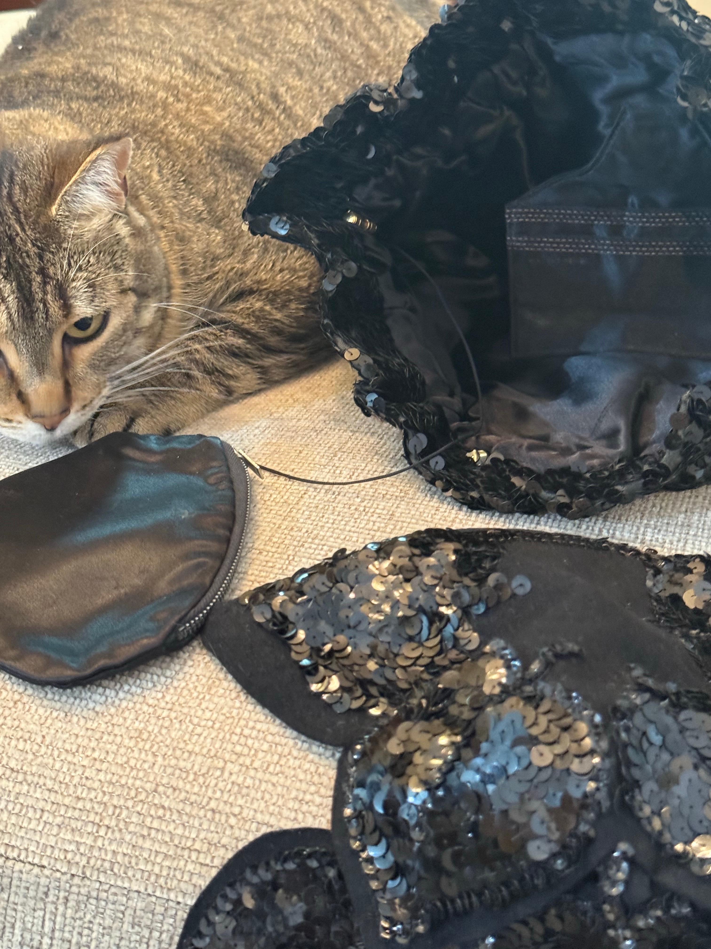 1940s Helen Leibert - Tappé Hat Black Felt Blossom Sequin Hat & Matching Clutch For Sale 10