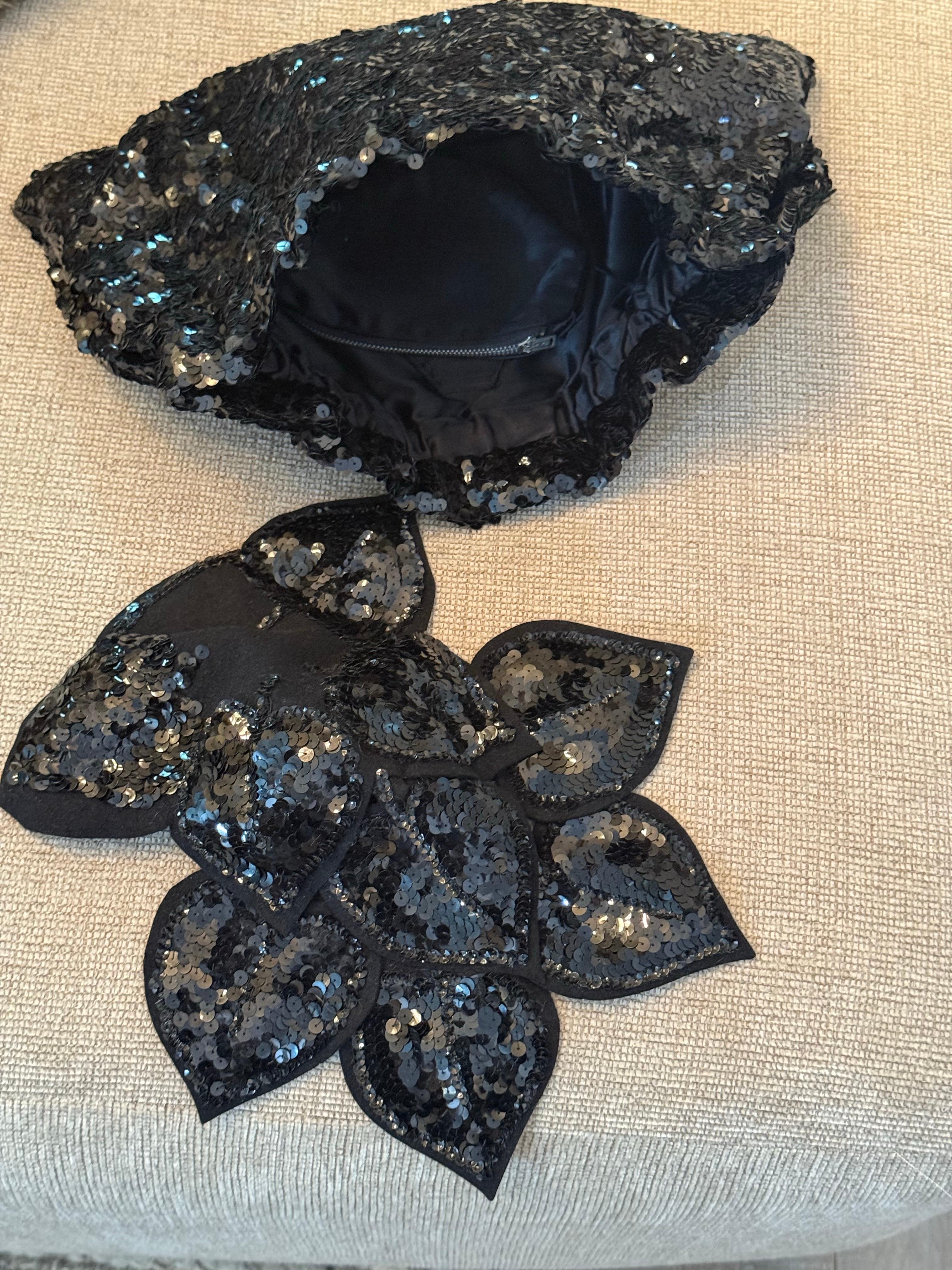 1940s Helen Leibert - Tappé Hat Black Felt Blossom Sequin Hat & Matching Clutch For Sale 11