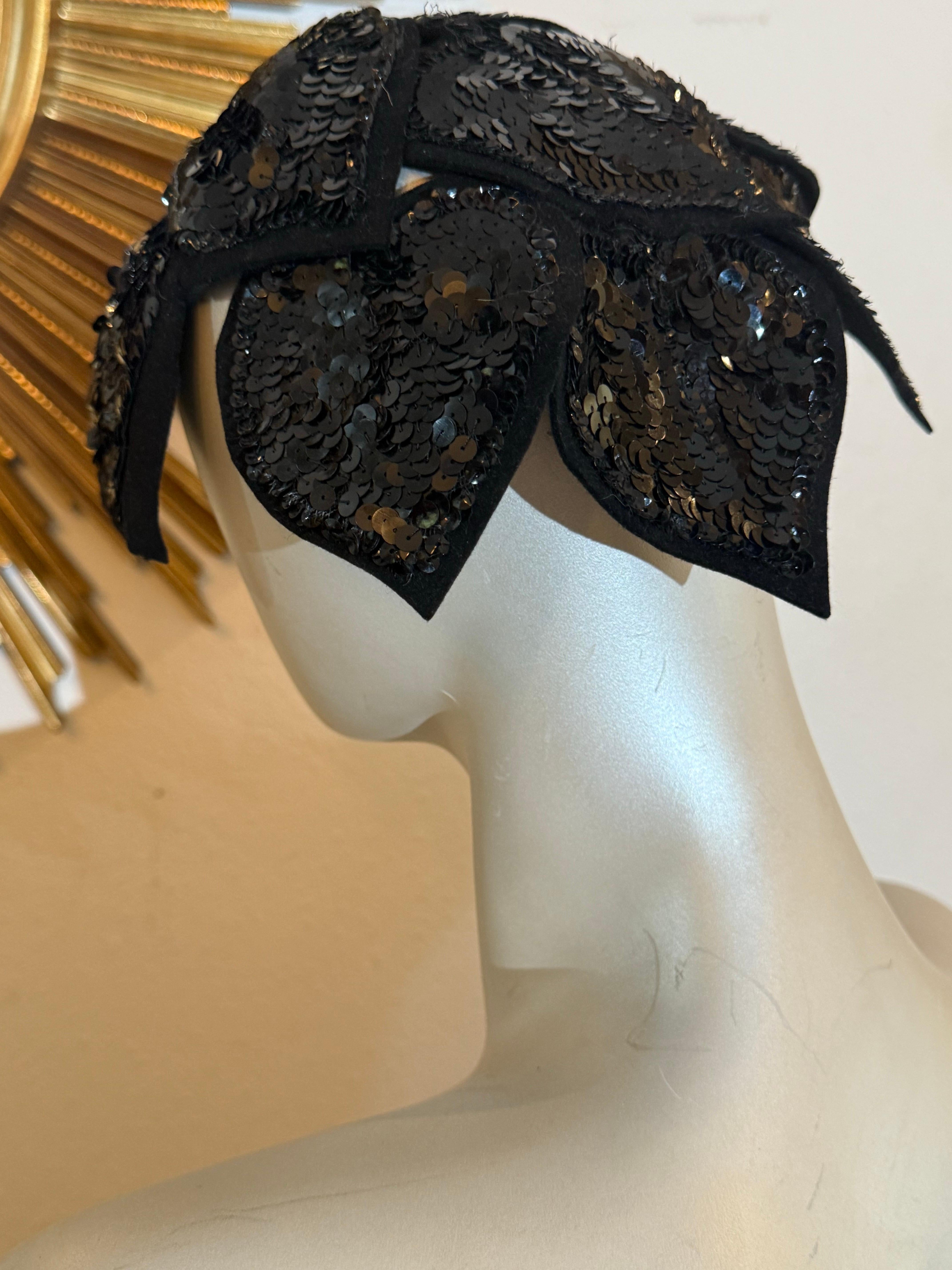 Women's 1940s Helen Leibert - Tappé Hat Black Felt Blossom Sequin Hat & Matching Clutch For Sale