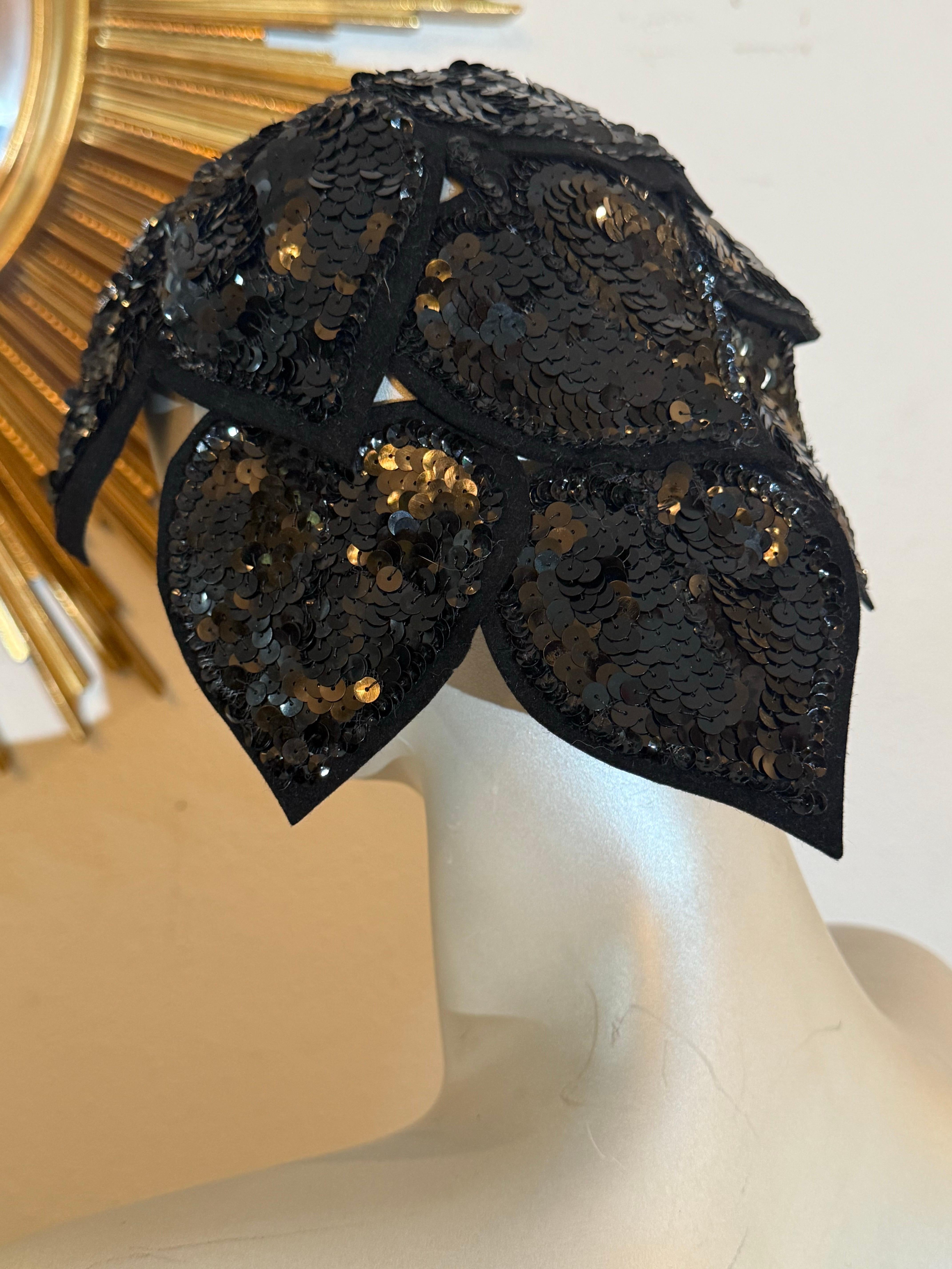 1940s Helen Leibert - Tappé Hat Black Felt Blossom Sequin Hat & Matching Clutch For Sale 2