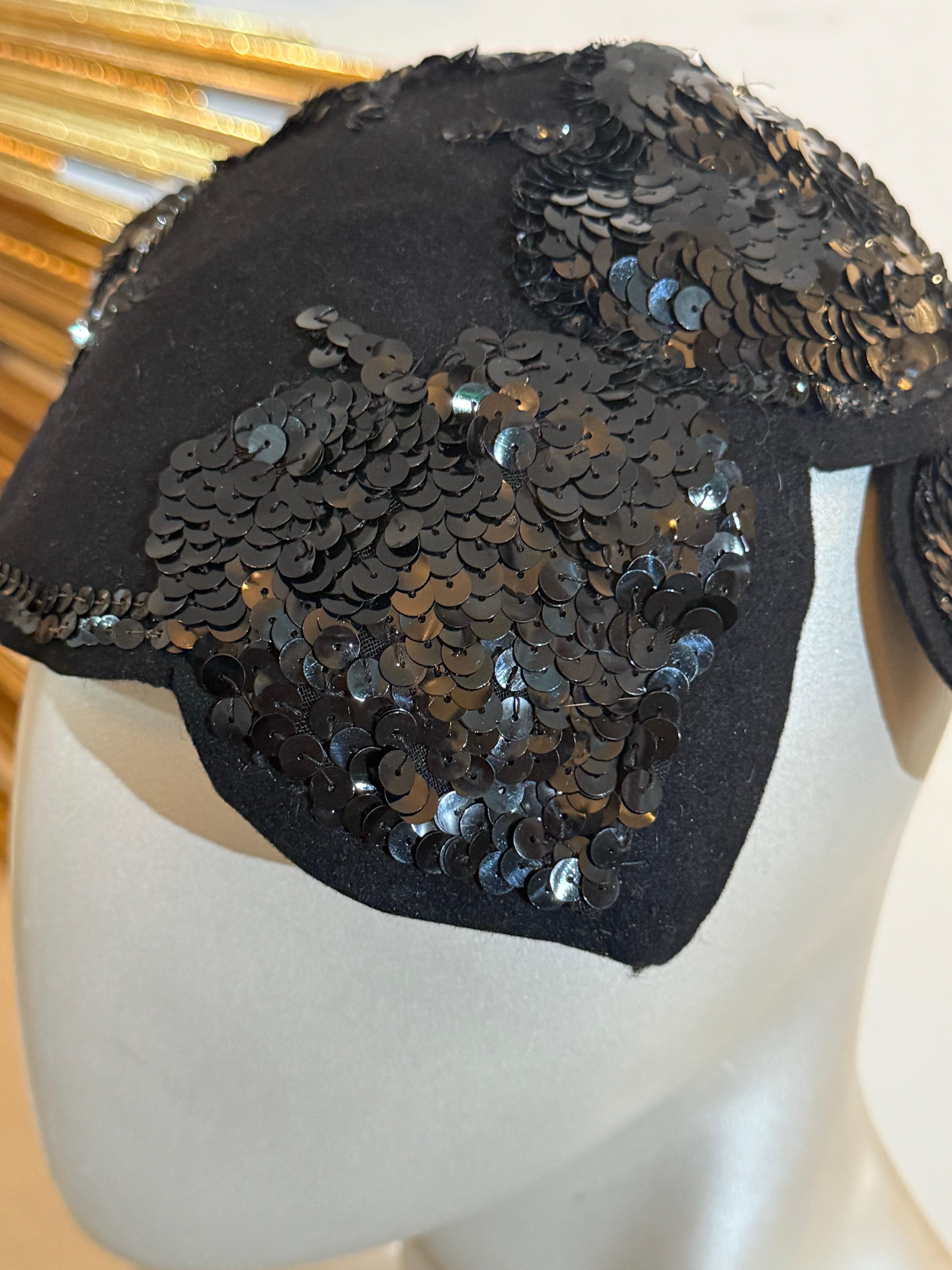 1940s Helen Leibert - Tappé Hat Black Felt Blossom Sequin Hat & Matching Clutch For Sale 3
