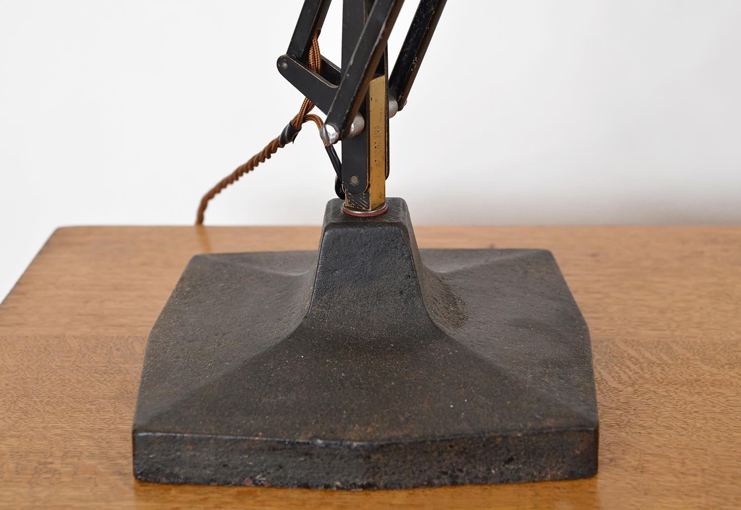 1940er Herbert Terry Anglepoise Draughtsman's Task Schreibtischlampe Nr. 1209 Industrial im Angebot 10