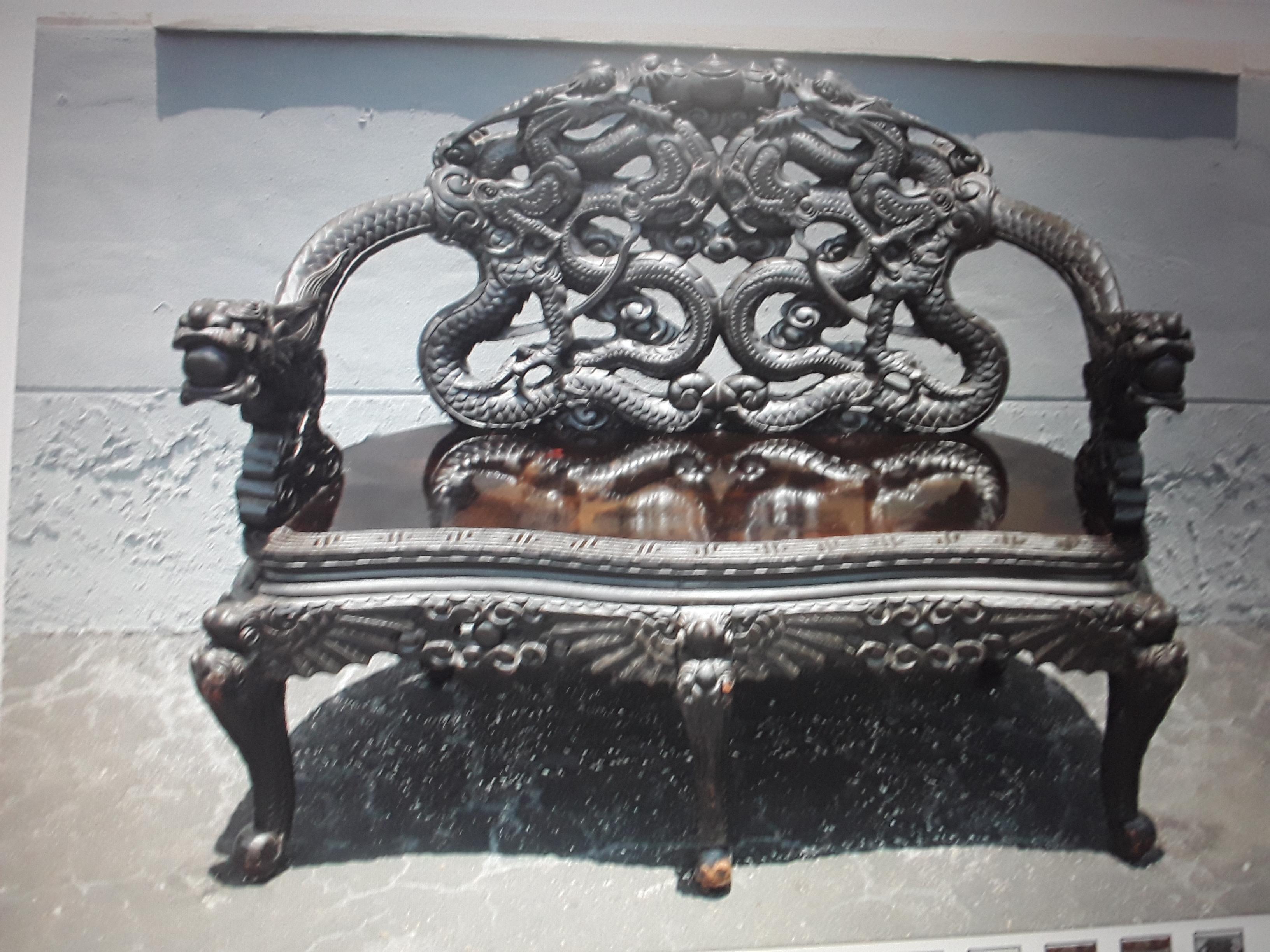 1940s Hollywood Regench Carved and Ebonized Wood Sitting Bench Chinoiserie/Asian For Sale 8