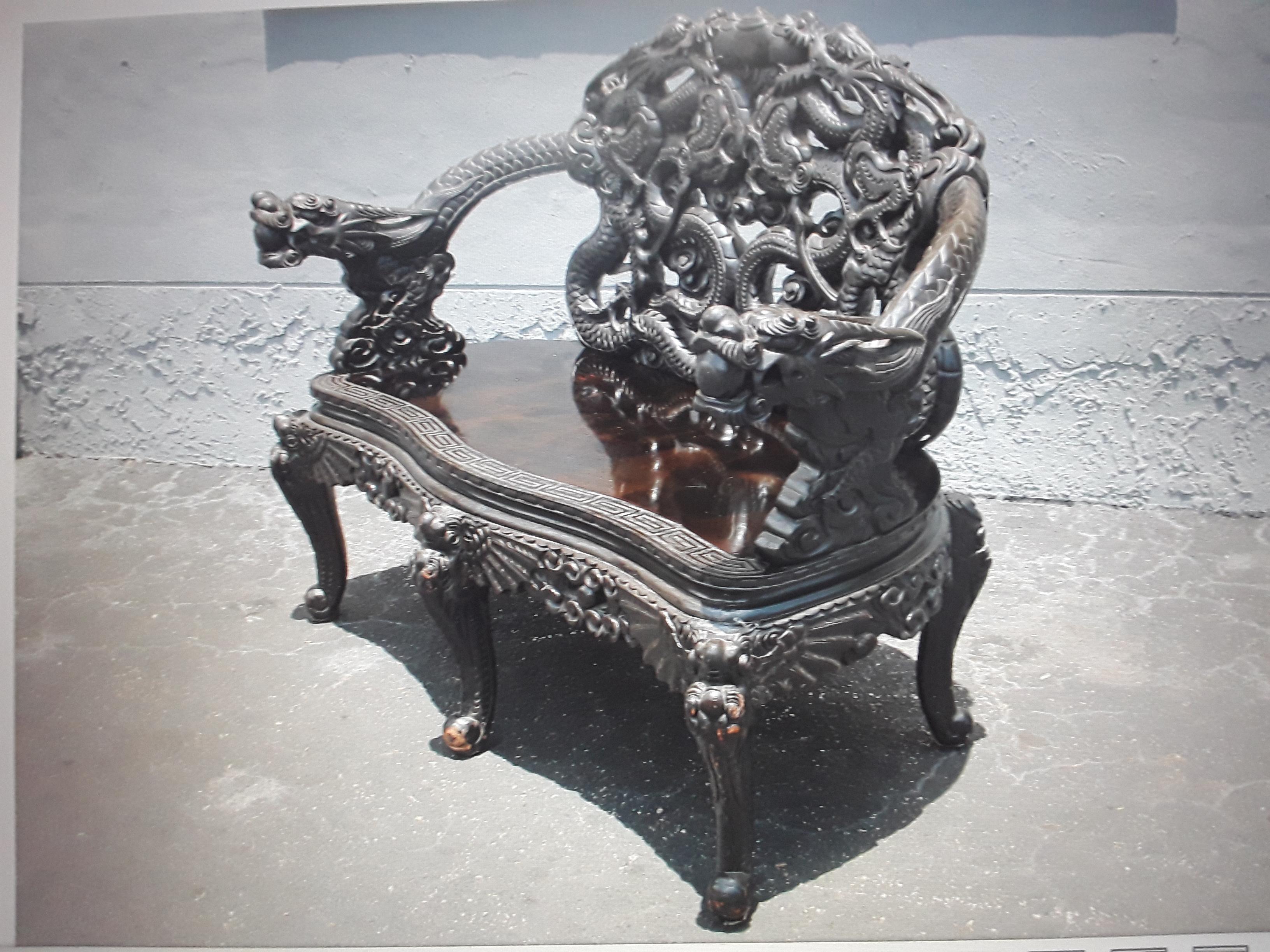 1940s Hollywood Regench Carved and Ebonized Wood Sitting Bench Chinoiserie/Asian For Sale 1