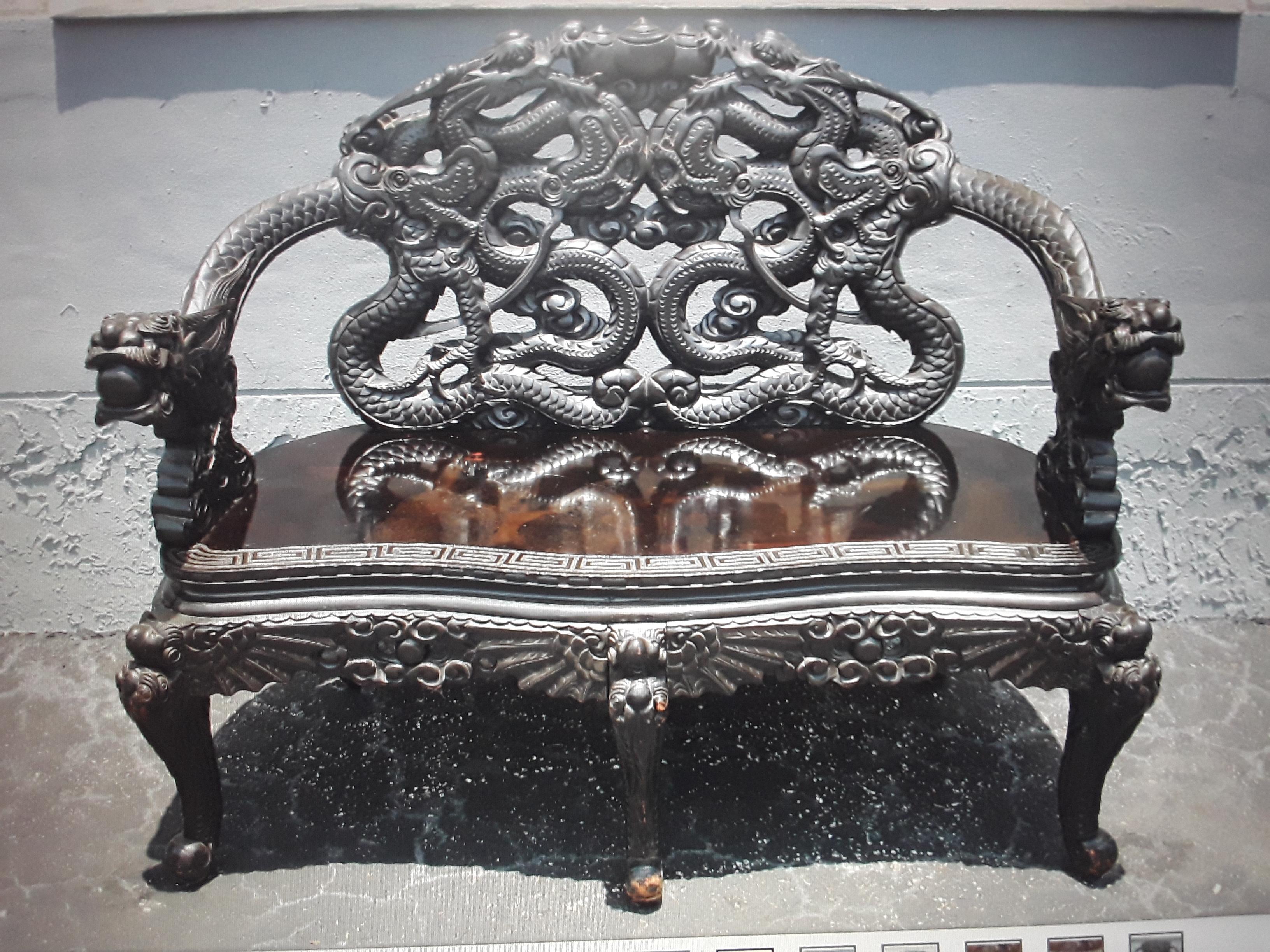 1940s Hollywood Regench Carved and Ebonized Wood Sitting Bench Chinoiserie/Asian For Sale 2