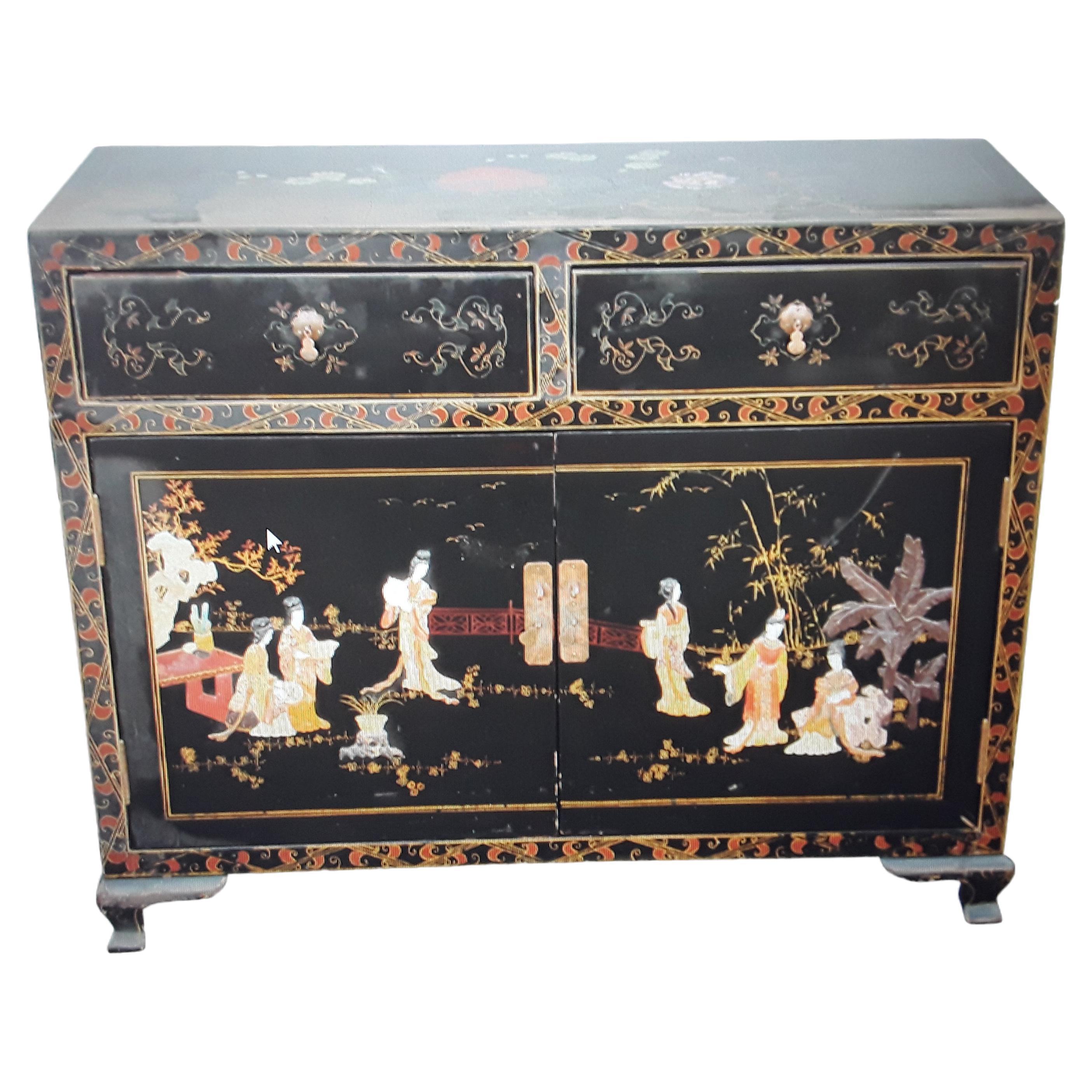 1940's Hollywood Regency Asian Chinoiserie Black Lacquered and Painted Buffet For Sale