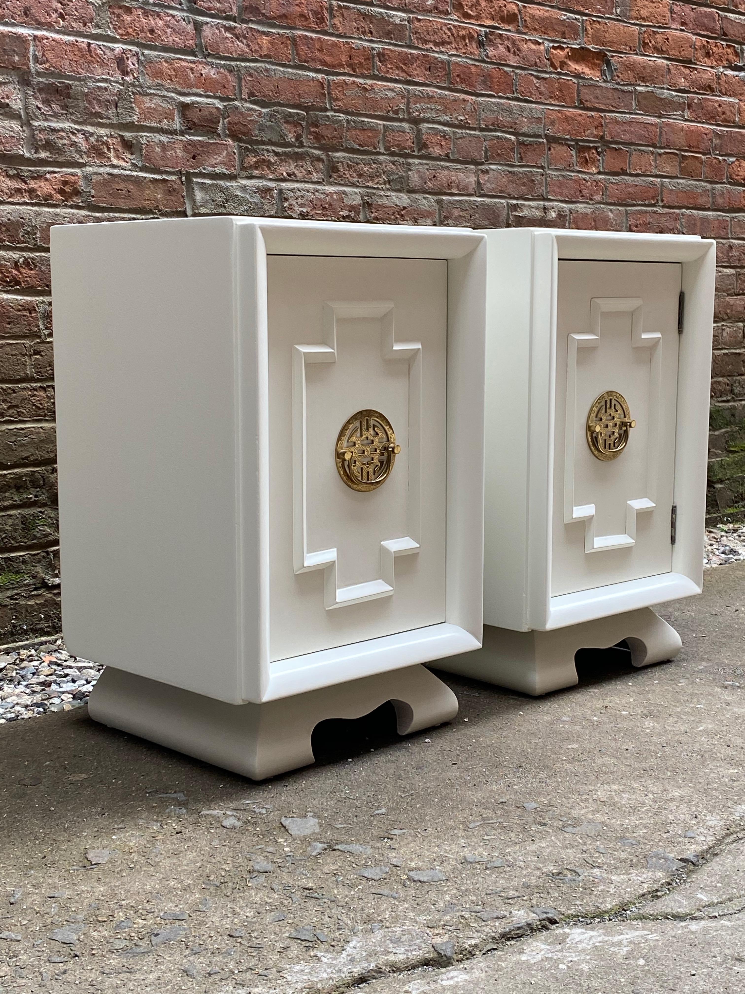 1940s Hollywood Regency Asian Inspired End Tables In Good Condition In Garnerville, NY