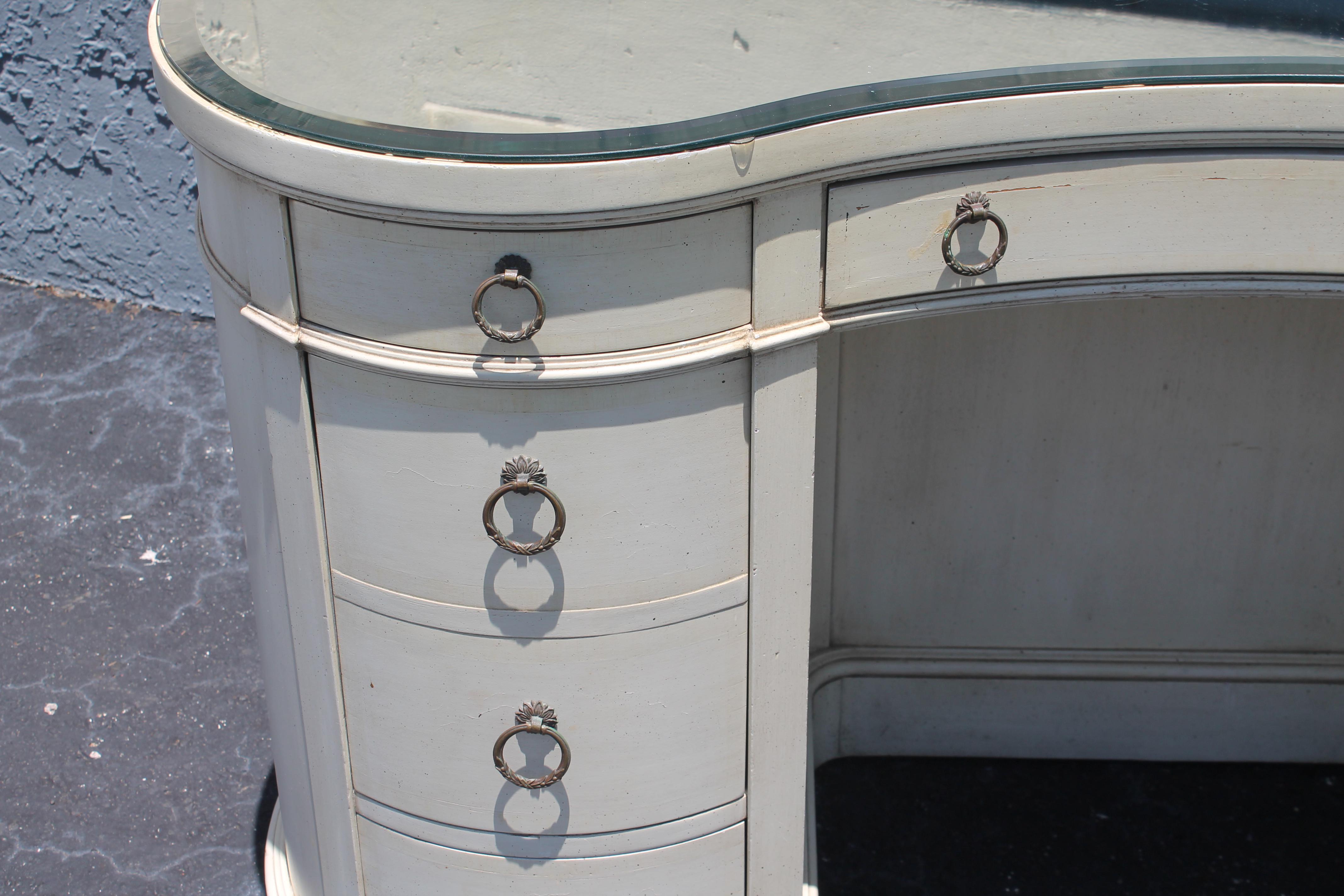 1940s Hollywood Regency Ladies Kidney Shaped Writing Desk -Finished in the Round For Sale 5