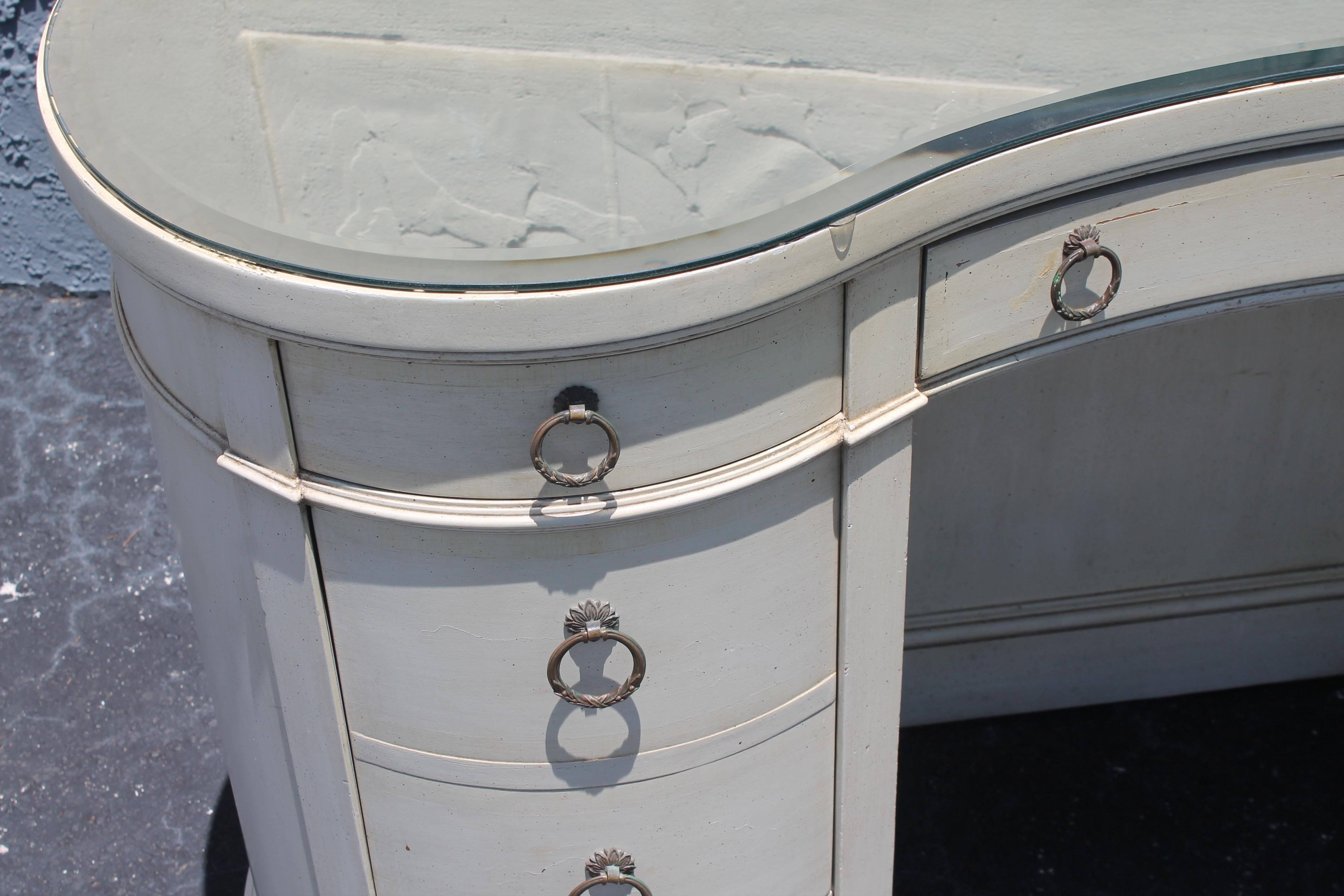 1940s Hollywood Regency Ladies Kidney Shaped Writing Desk -Finished in the Round For Sale 6