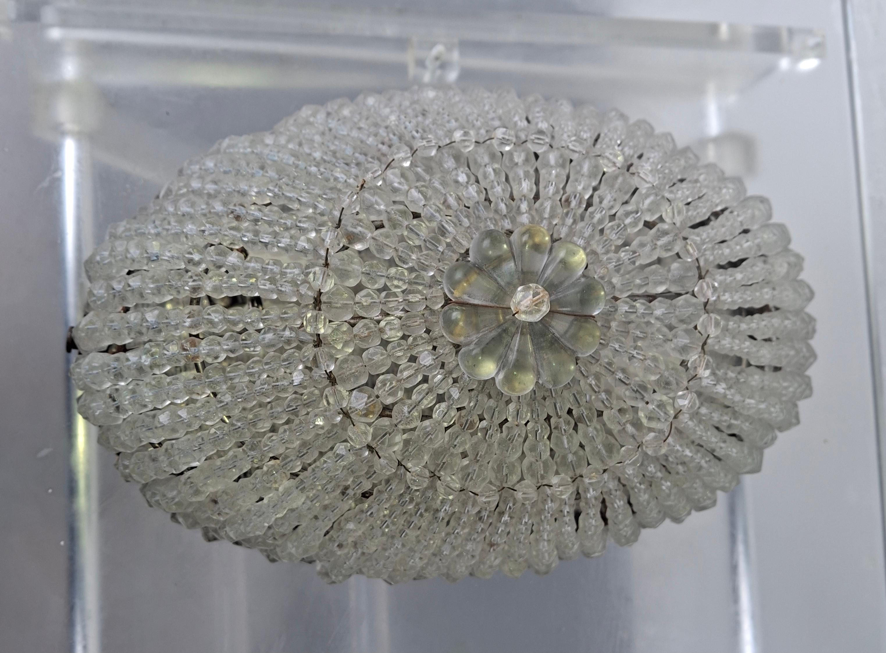 1940s Hollywood Regency Large Cut Crystal Beaded Dome Wall Sconce In Good Condition For Sale In Opa Locka, FL