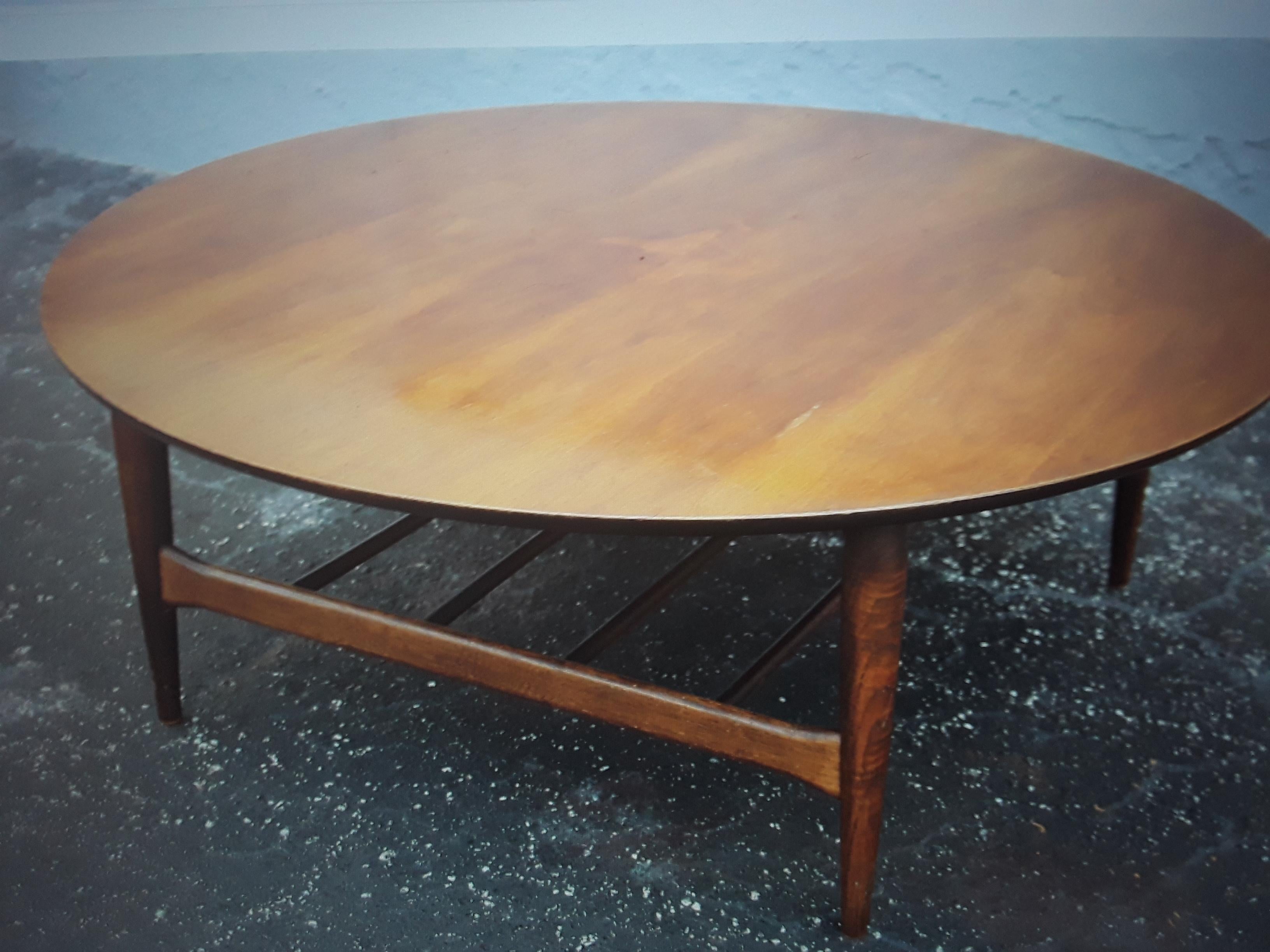 1940s Hollywood Regency Mahogany Coffee/ Cocktail Table  For Sale 6