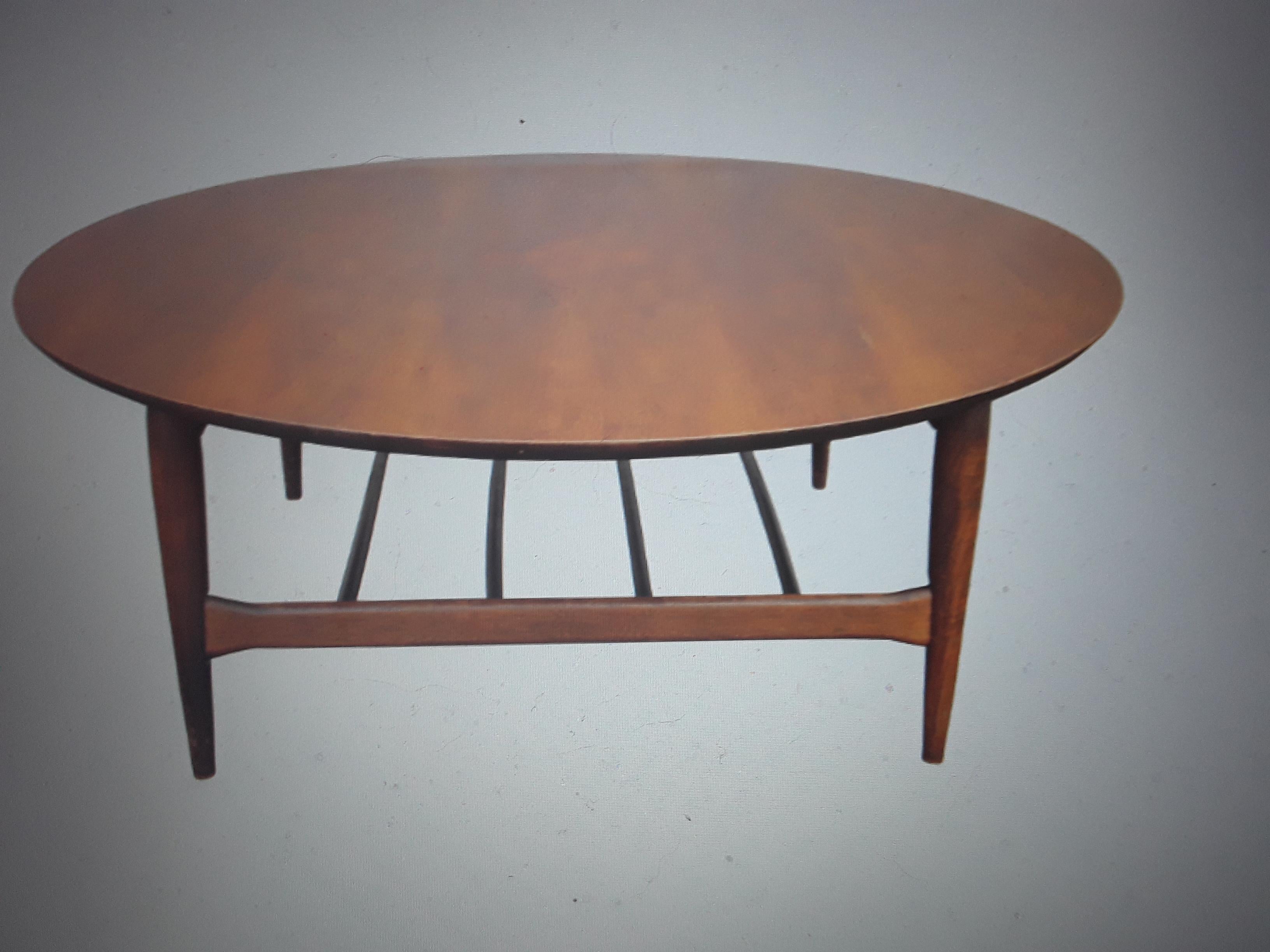 1940s Hollywood Regency Mahogany Coffee/ Cocktail Table  For Sale 7