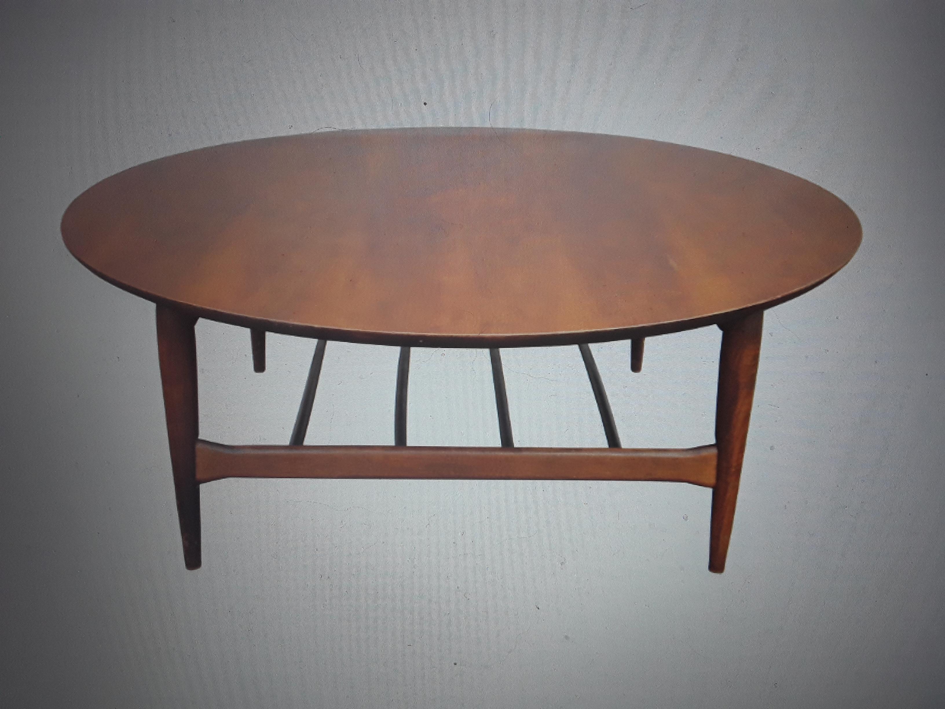 1940s Hollywood Regency Mahogany Coffee/ Cocktail Table  For Sale 8
