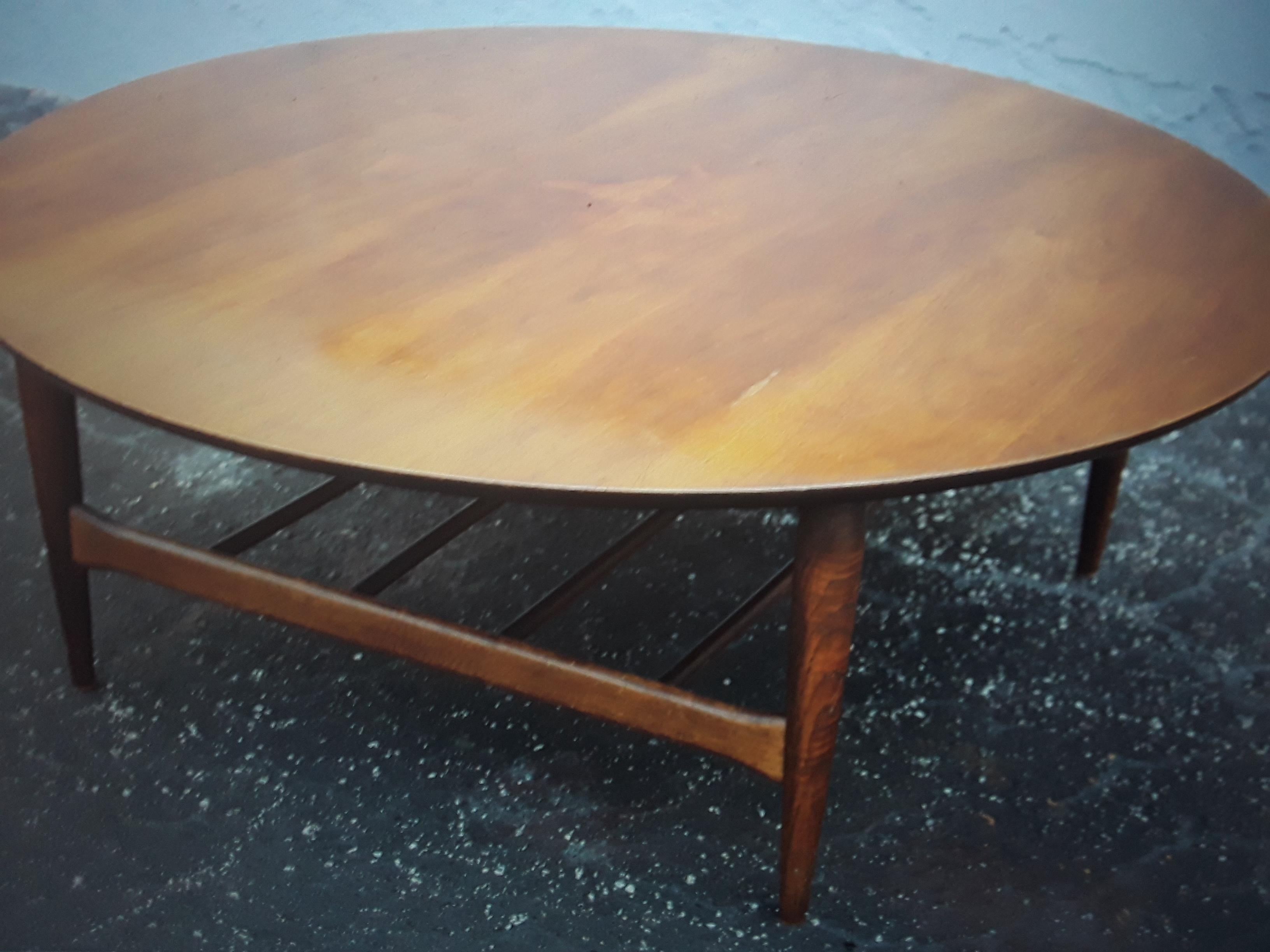 1940s Hollywood Regency Mahogany Coffee/ Cocktail Table  For Sale 1