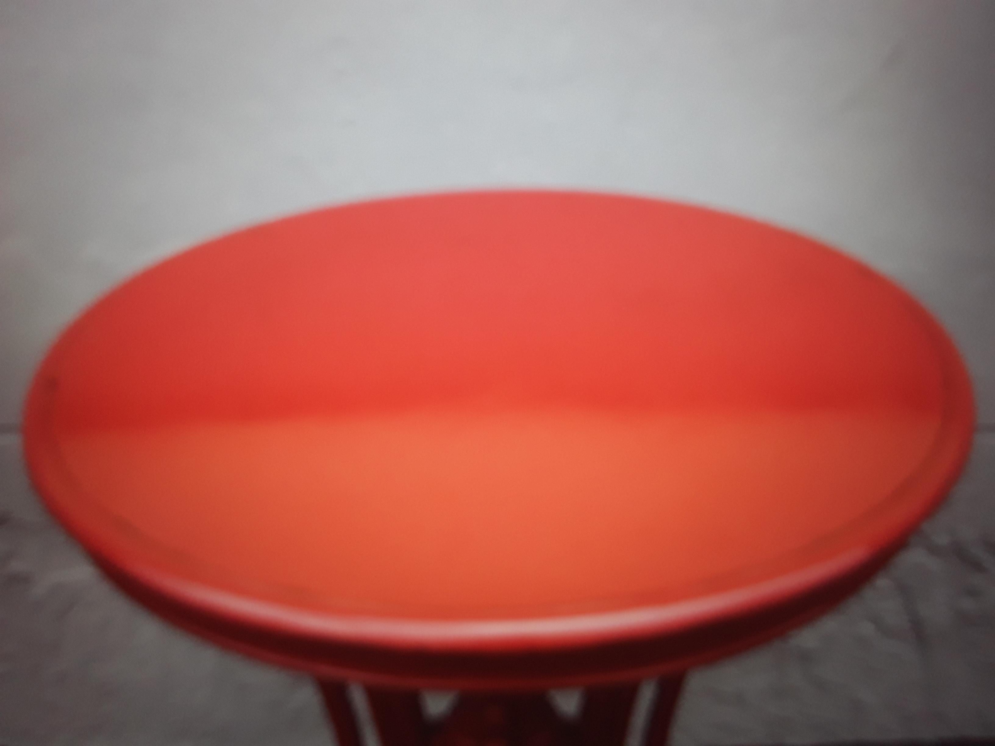 1940's Hollywood Regency Original Red Color Occasional/ Accent/ Side Table For Sale 2