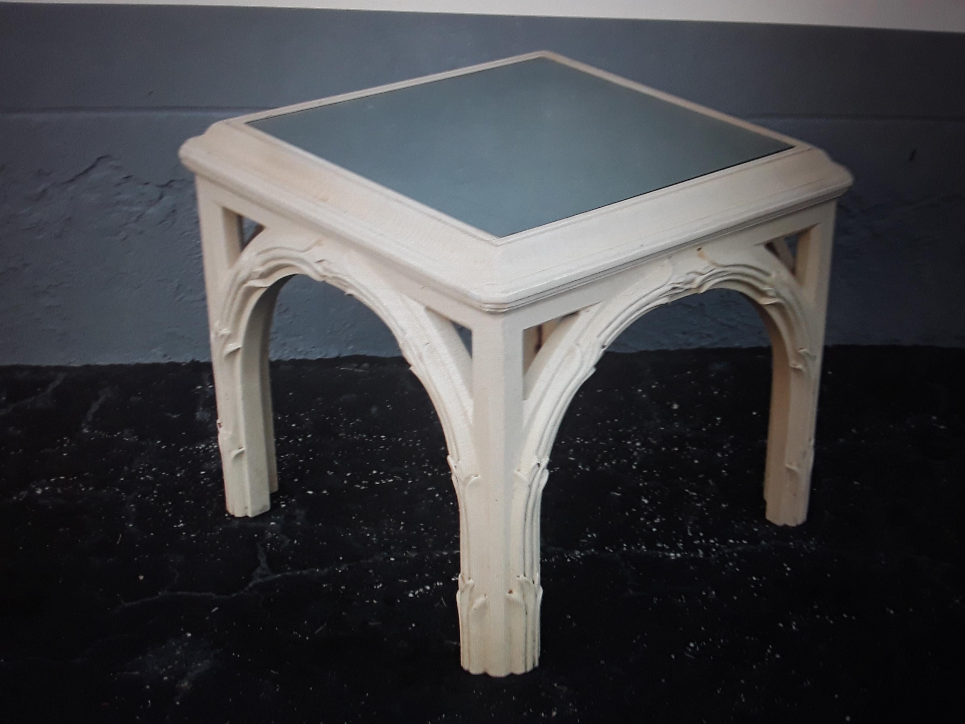 1940's Hollywood Regency / Traditional style Side Table For Sale 2