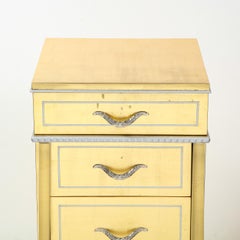 Tavolino/tavolino in lucite e doratura bianca/gialla Hollywood degli anni '40 di Grosfeld House