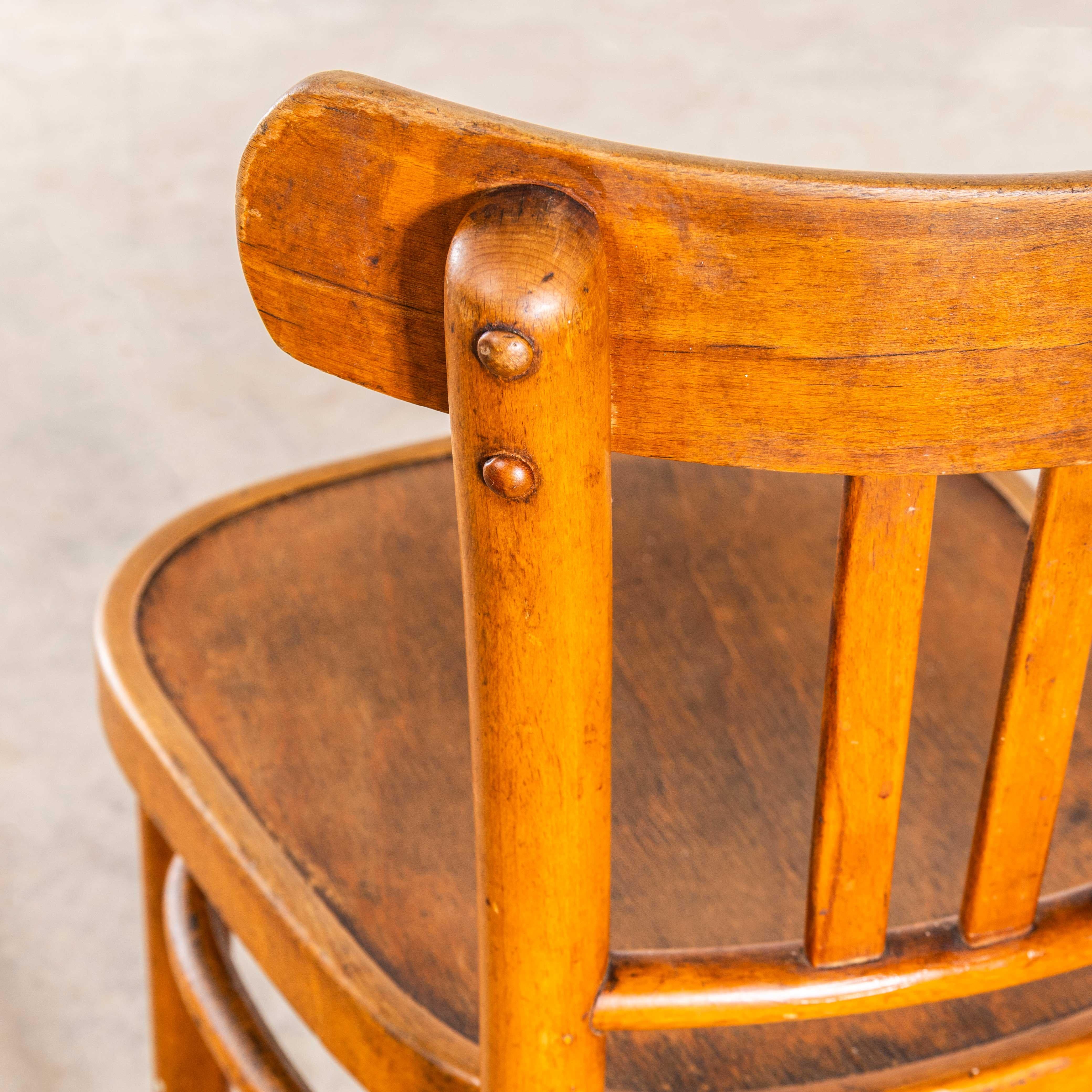 Sedie da pranzo in legno di Oak Oak del 1940 - Set di sei sedie in vendita 4