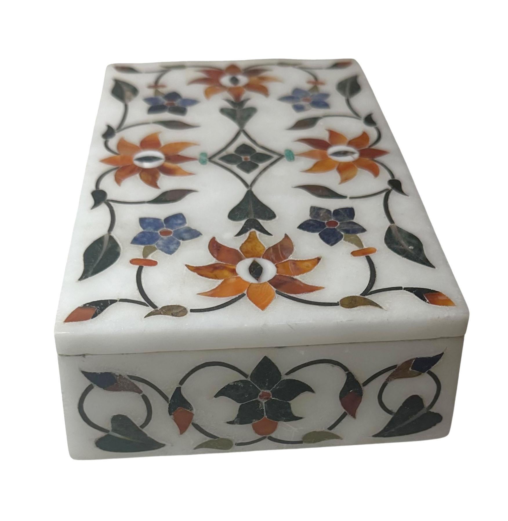 1940s Indian Marble Box Inlaid with Lapis and Agate In Good Condition For Sale In Tampa, FL