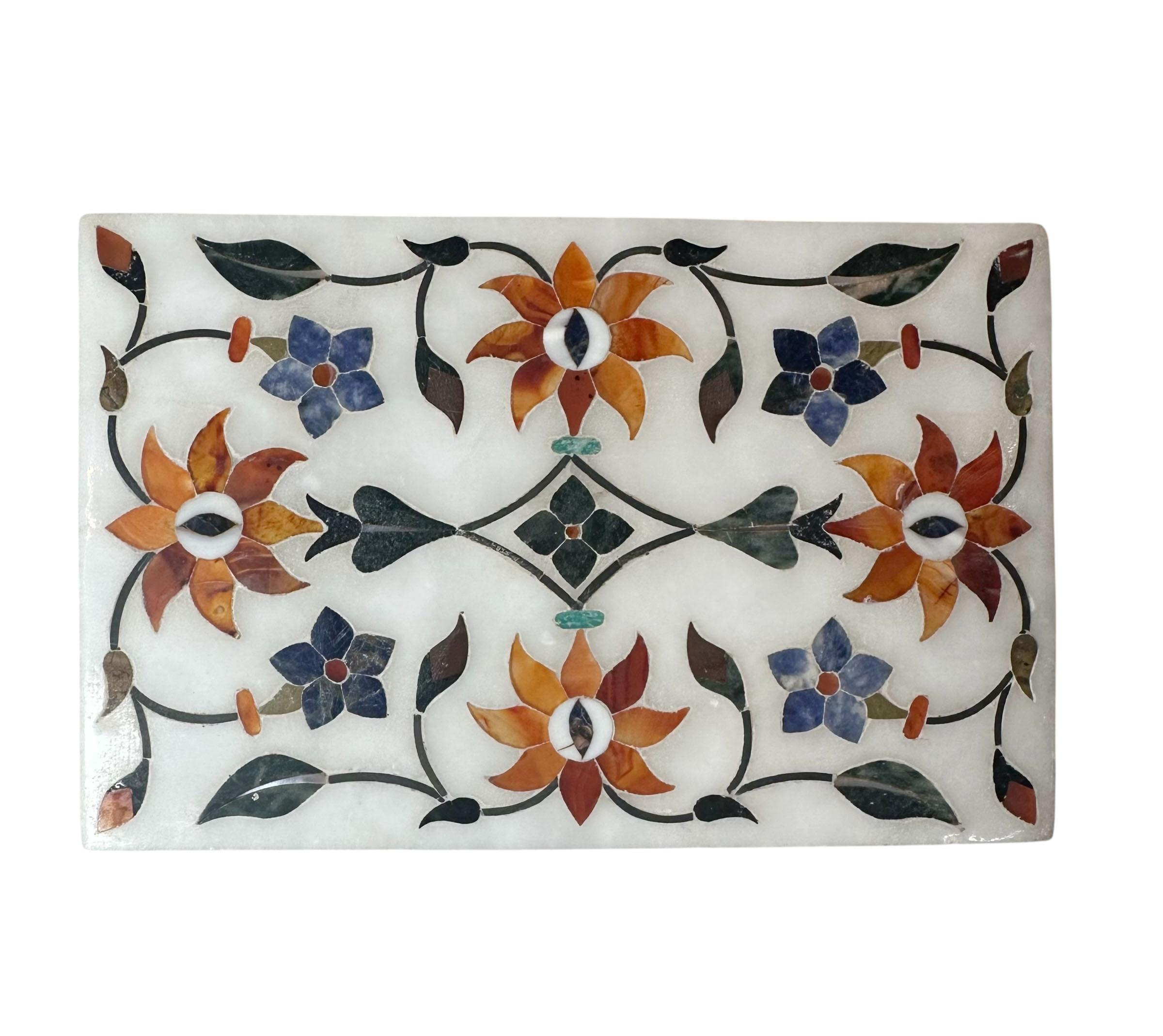 1940s Indian Marble Box Inlaid with Lapis and Agate For Sale 1
