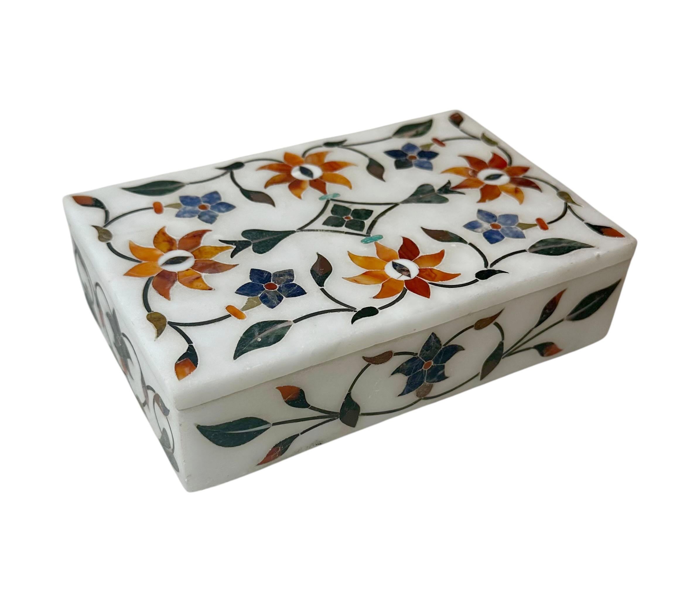 1940s Indian Marble Box Inlaid with Lapis and Agate For Sale