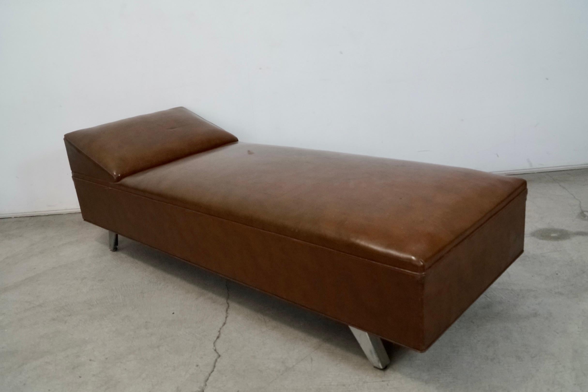 1940's Industrial Era Mid-Century Modern Royal Metal Daybed For Sale 3