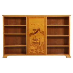 Librería Intarsa de 1940 con incrustaciones de olmo