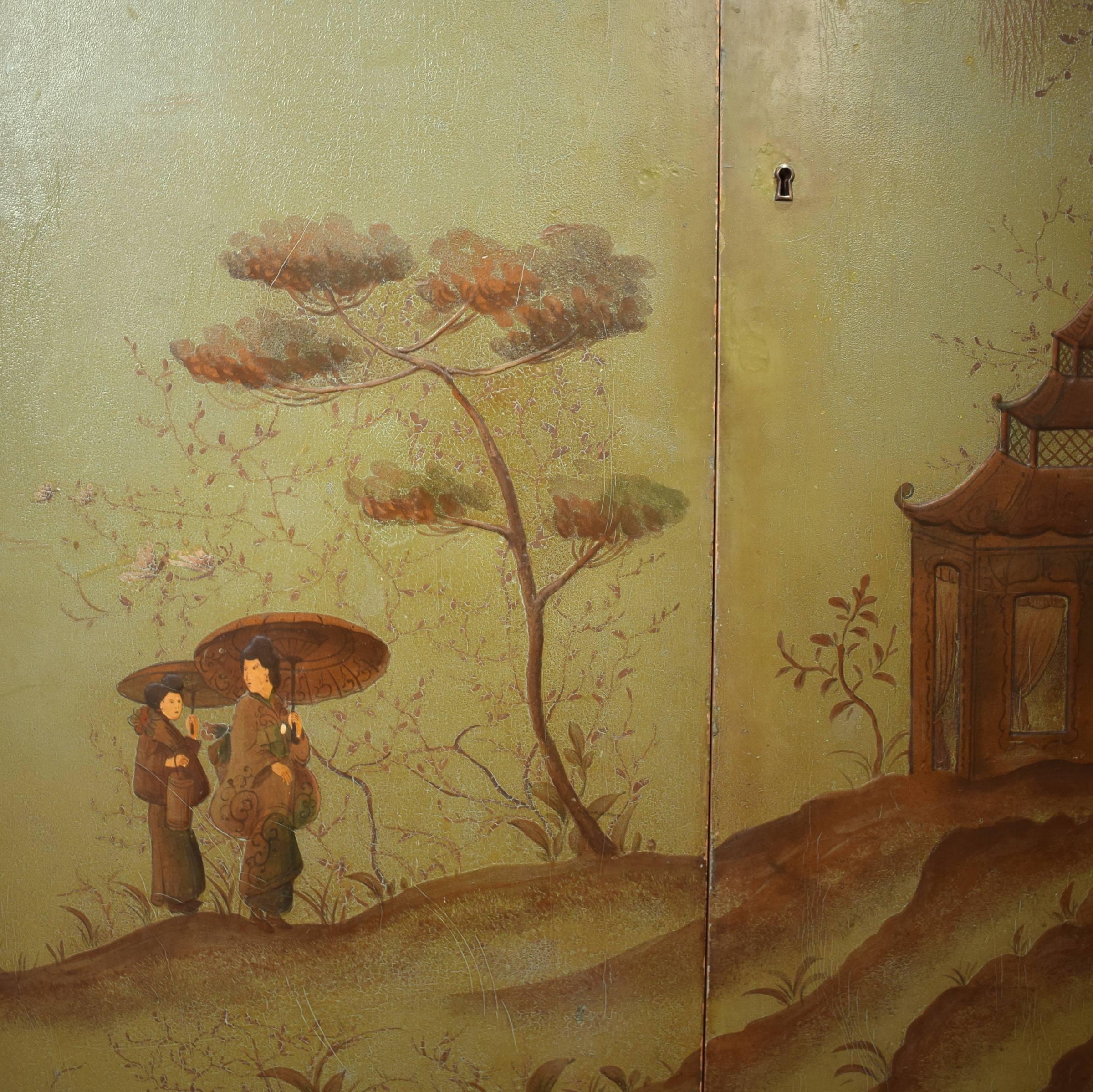 1940s Italian Four Doors Green Chinoiserie Lacquered Cupboard In Good Condition In Berlin, DE