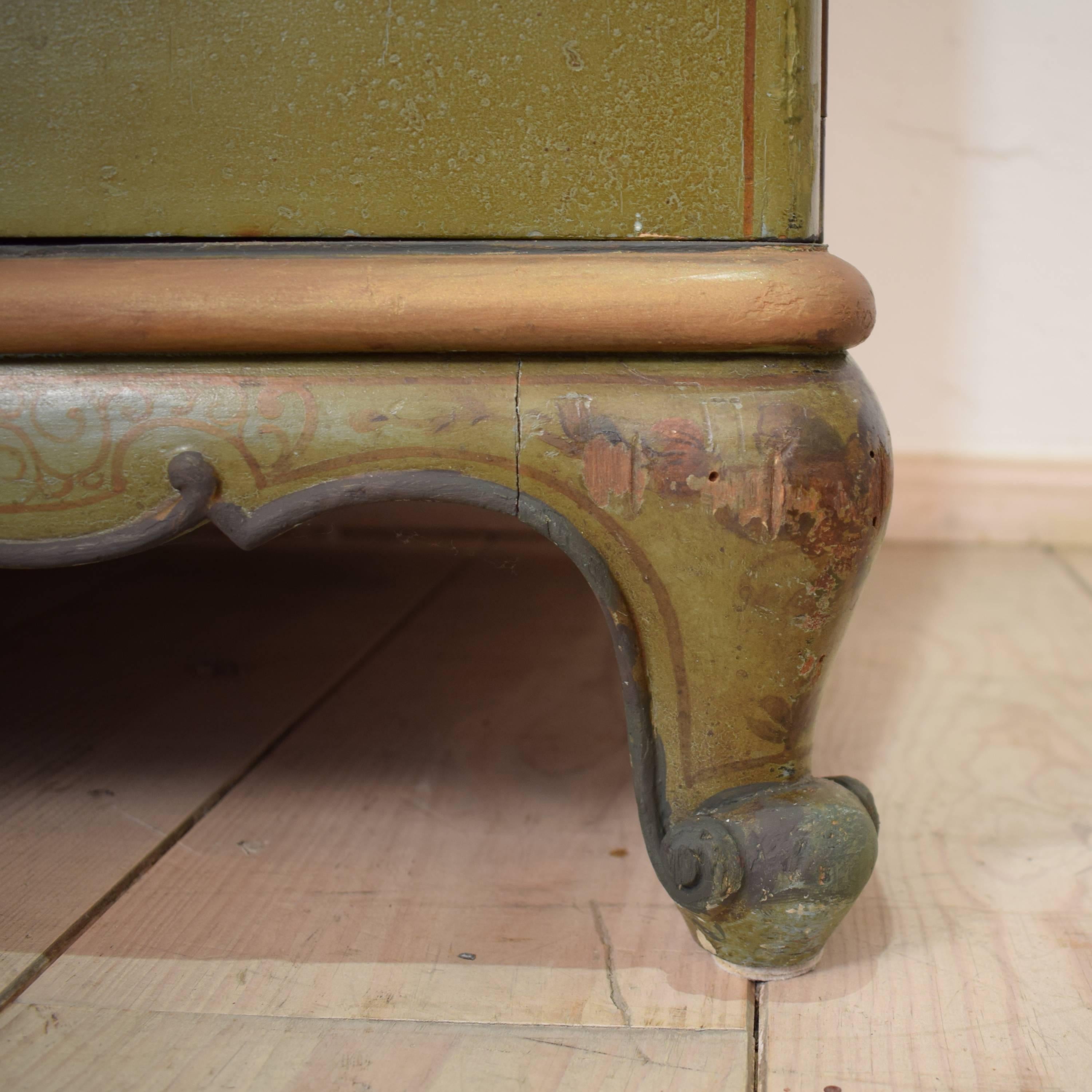1940s Italian Four Doors Green Chinoiserie Lacquered Cupboard 1