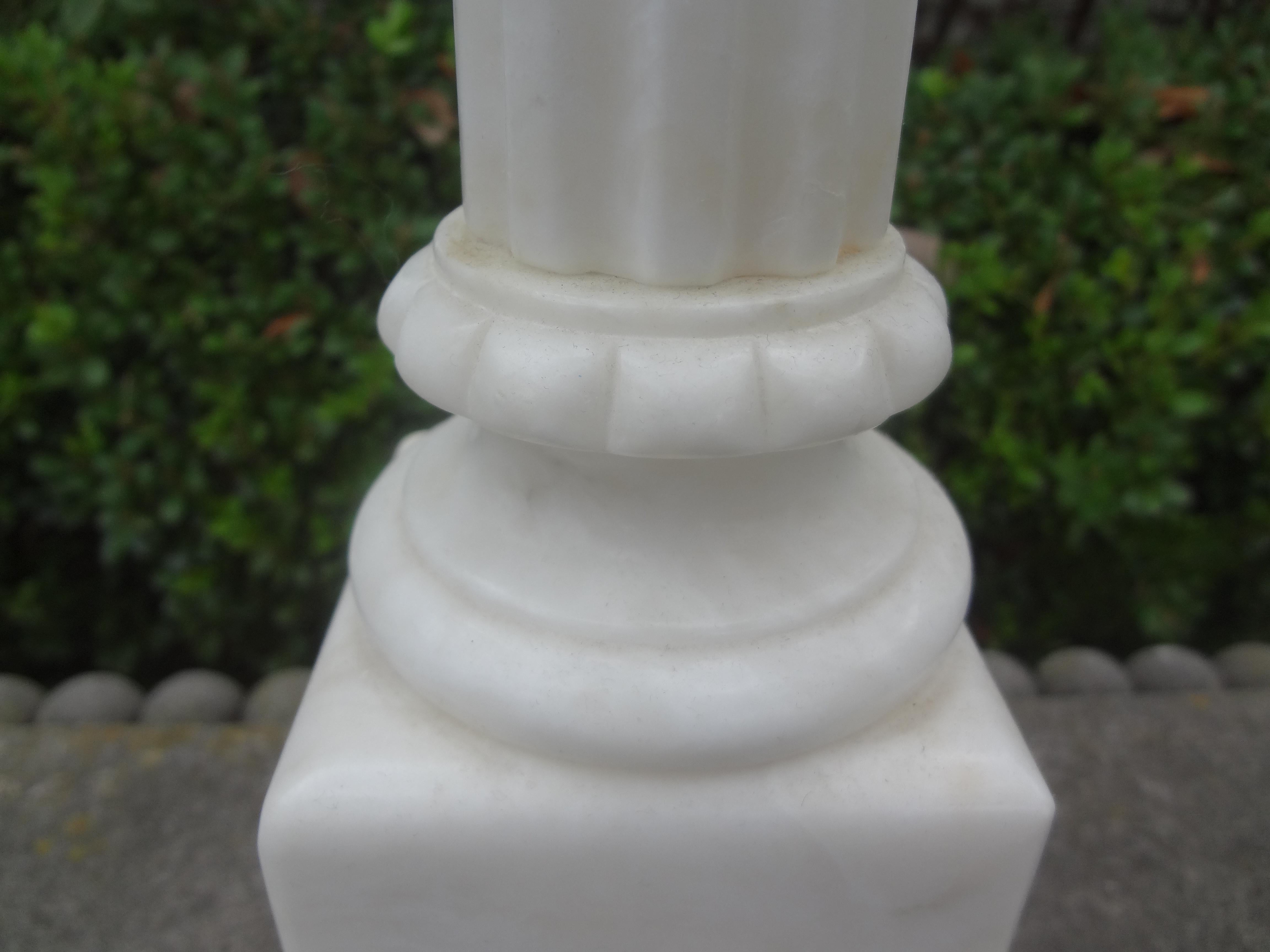 1940s Italian Alabaster Corinthian Column Lamp In Good Condition In Houston, TX