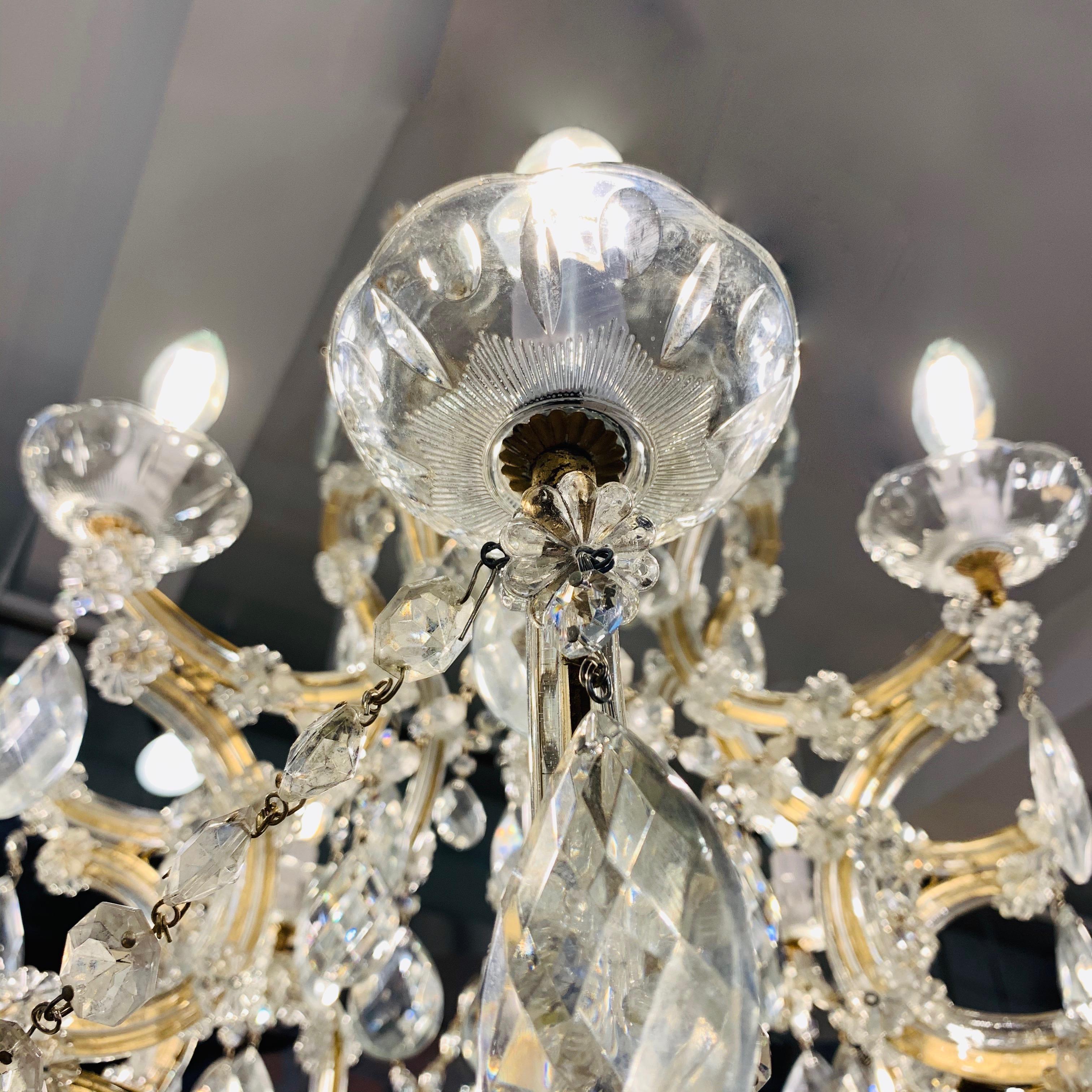 1940s Italian Antique Regency Revival Crystal 12-Light Gilded Chandelier 9