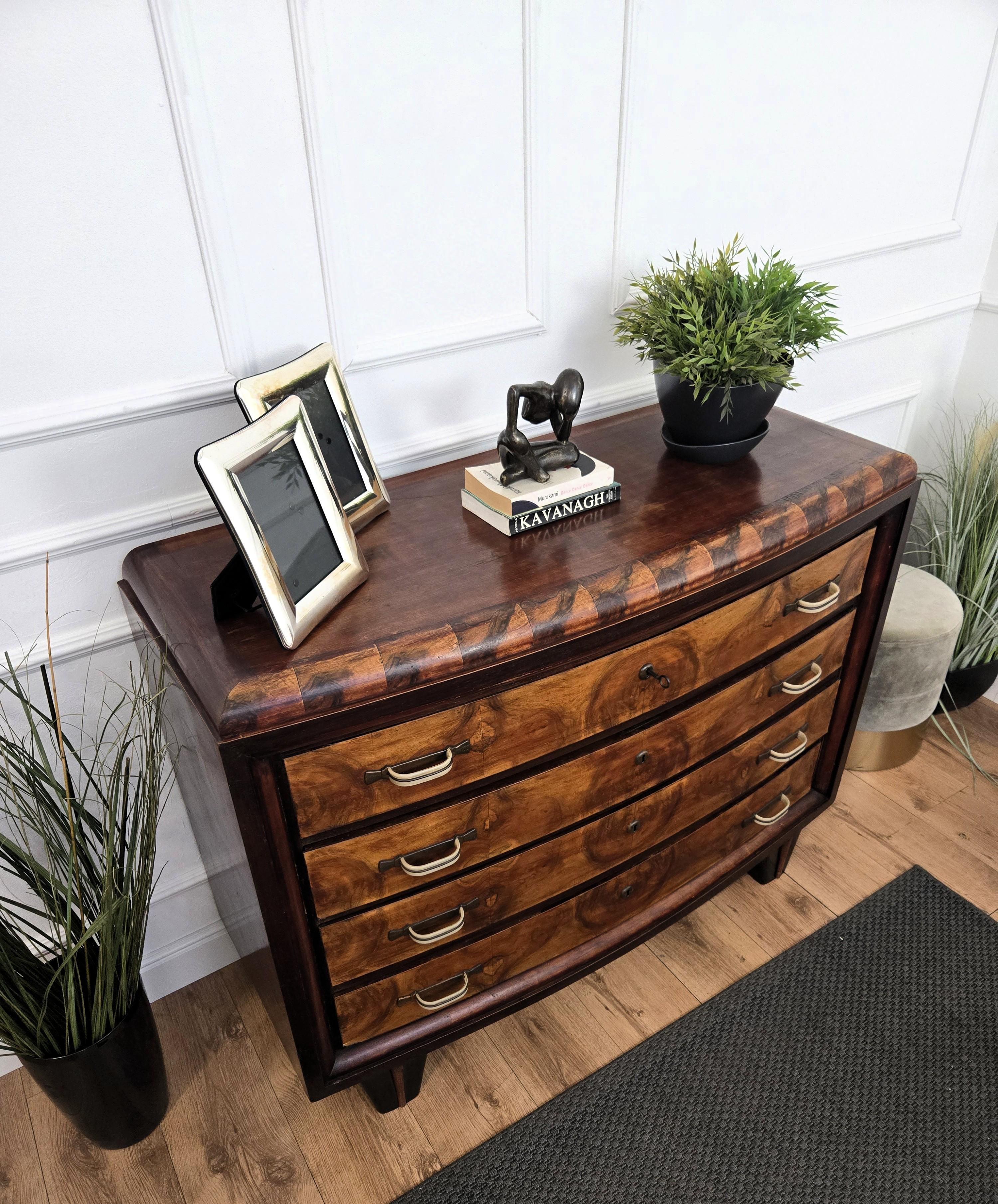 Italiano Cassettiera Credenza Art Deco in legno di radica e bronzo degli anni '40 in vendita