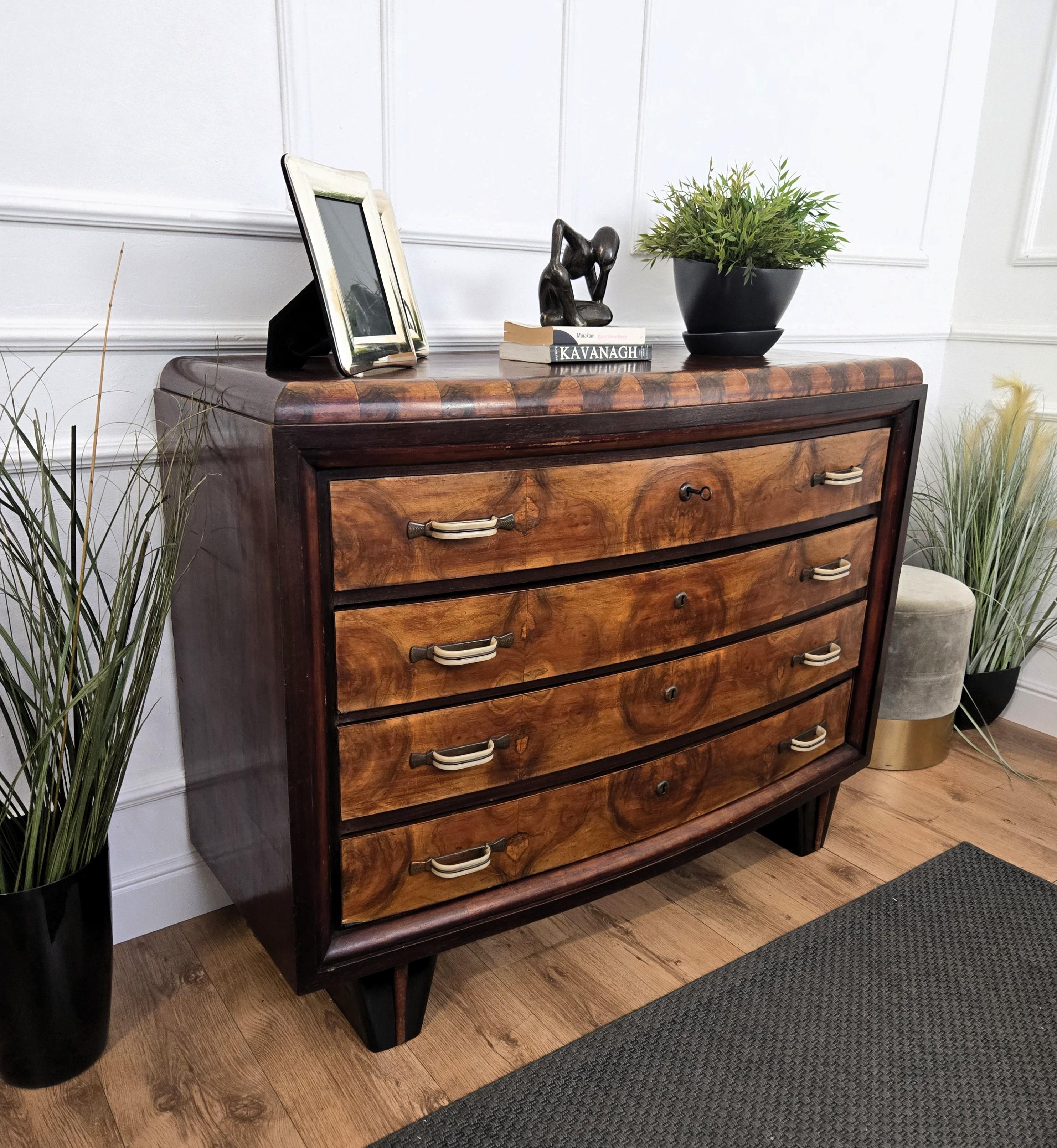 Cassettiera Credenza Art Deco in legno di radica e bronzo degli anni '40 In condizioni buone in vendita a Carimate, Como