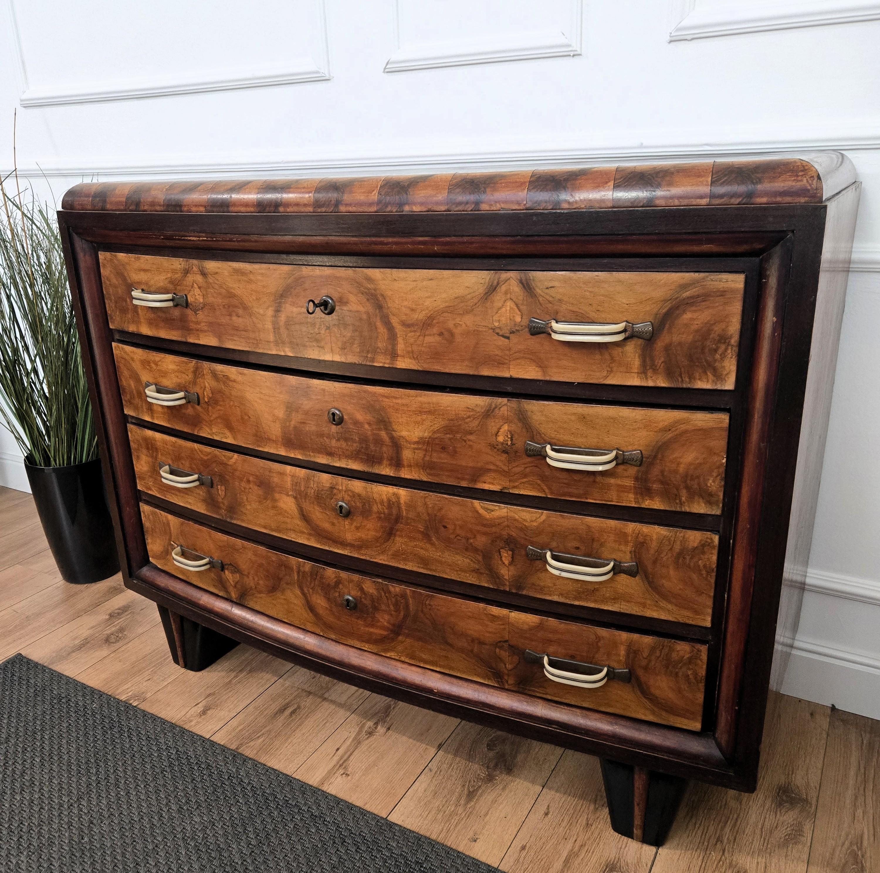 Legno Cassettiera Credenza Art Deco in legno di radica e bronzo degli anni '40 in vendita