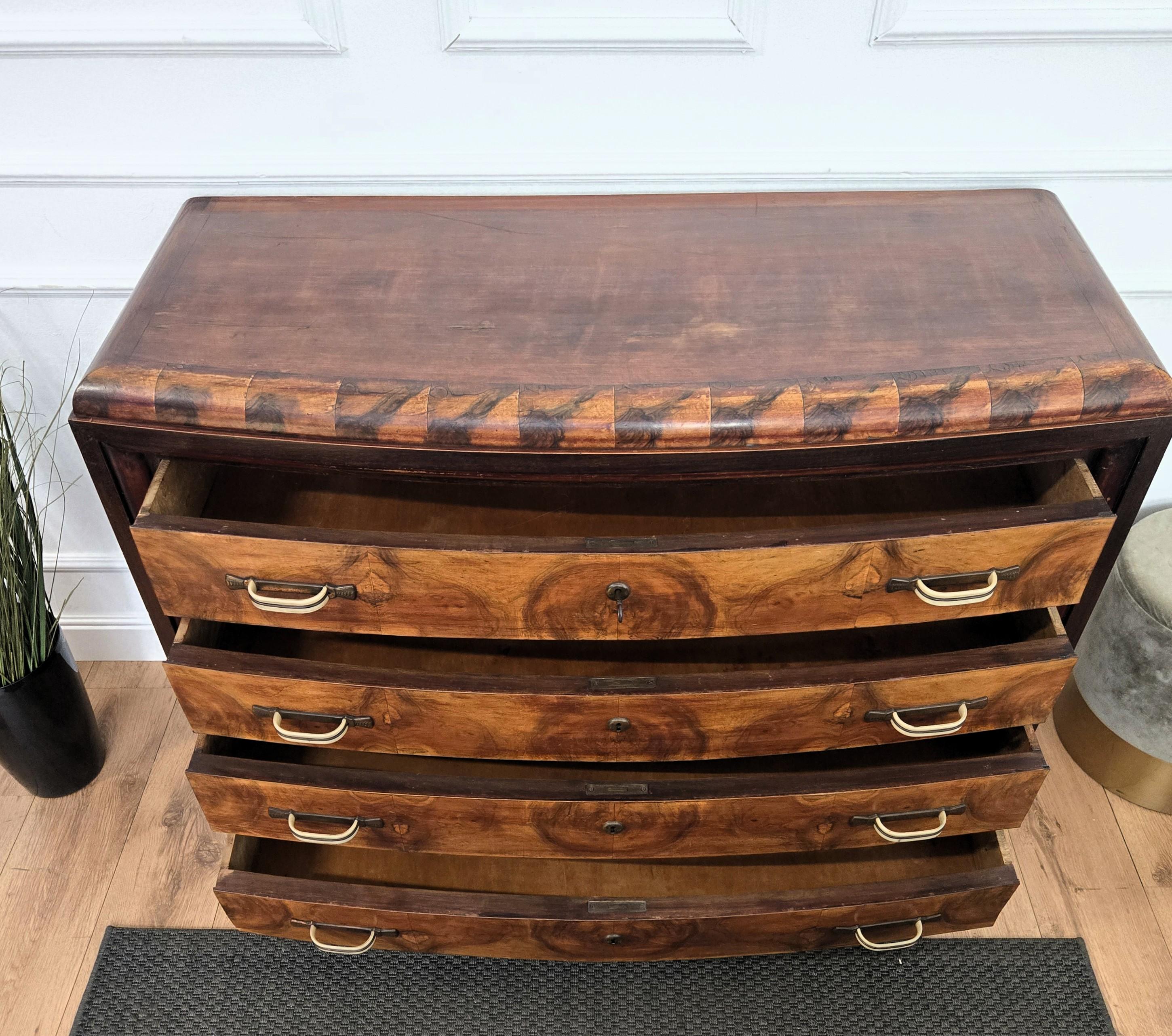 Cassettiera Credenza Art Deco in legno di radica e bronzo degli anni '40 in vendita 1
