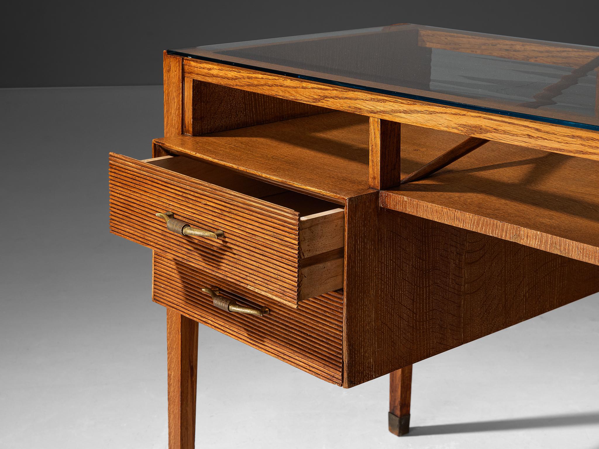 1940s Italian Art Deco Desk with Grissinato Carvings in Oak Brass Glass In Good Condition For Sale In Waalwijk, NL
