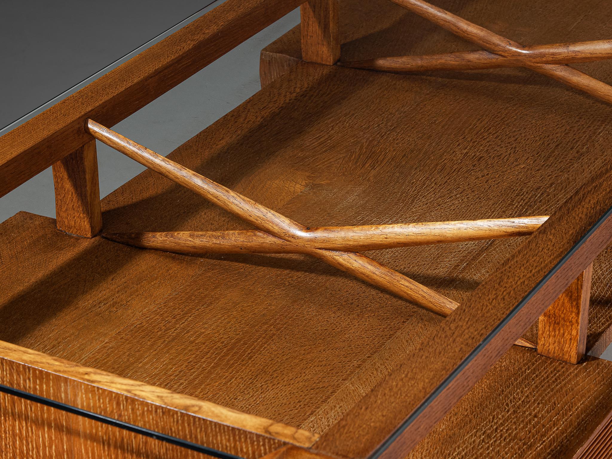 1940s Italian Art Deco Desk with Grissinato Carvings in Oak Brass Glass For Sale 3